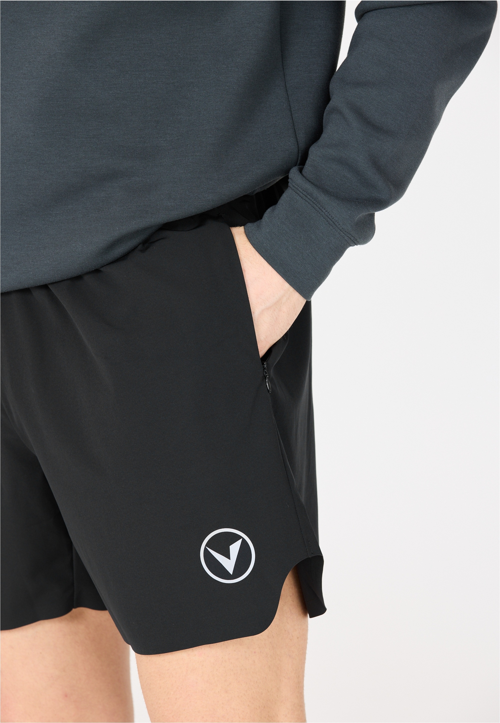 Virtus Shorts »Spier«, mit feuchtigkeitsregulierenden Eigenschaften
