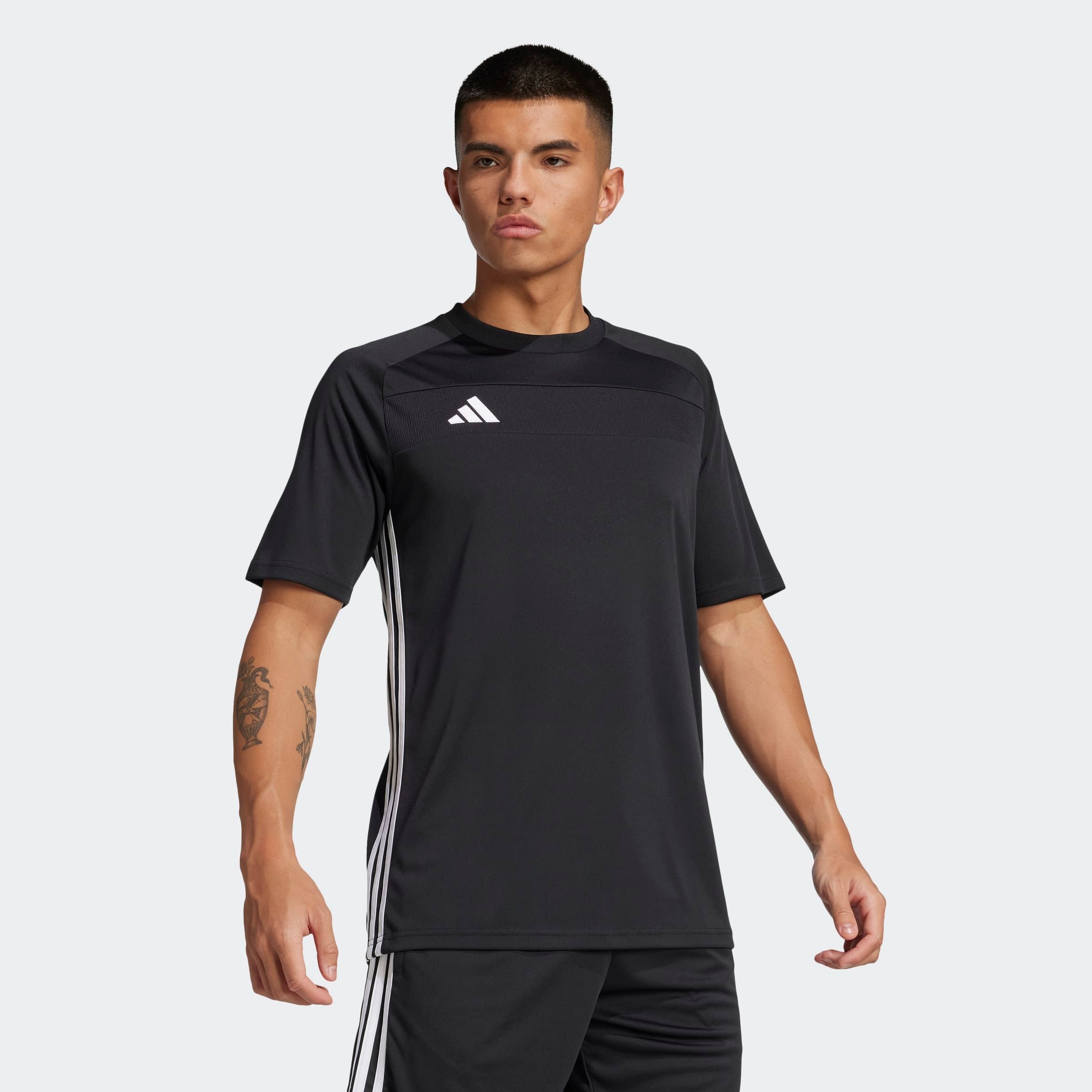 adidas Performance Fußballtrikot "TIRO 25 ESSENTIALS TRIKOT" mit Rundhals, ohne Verschluss, für Erwachsene, aus Polyester
