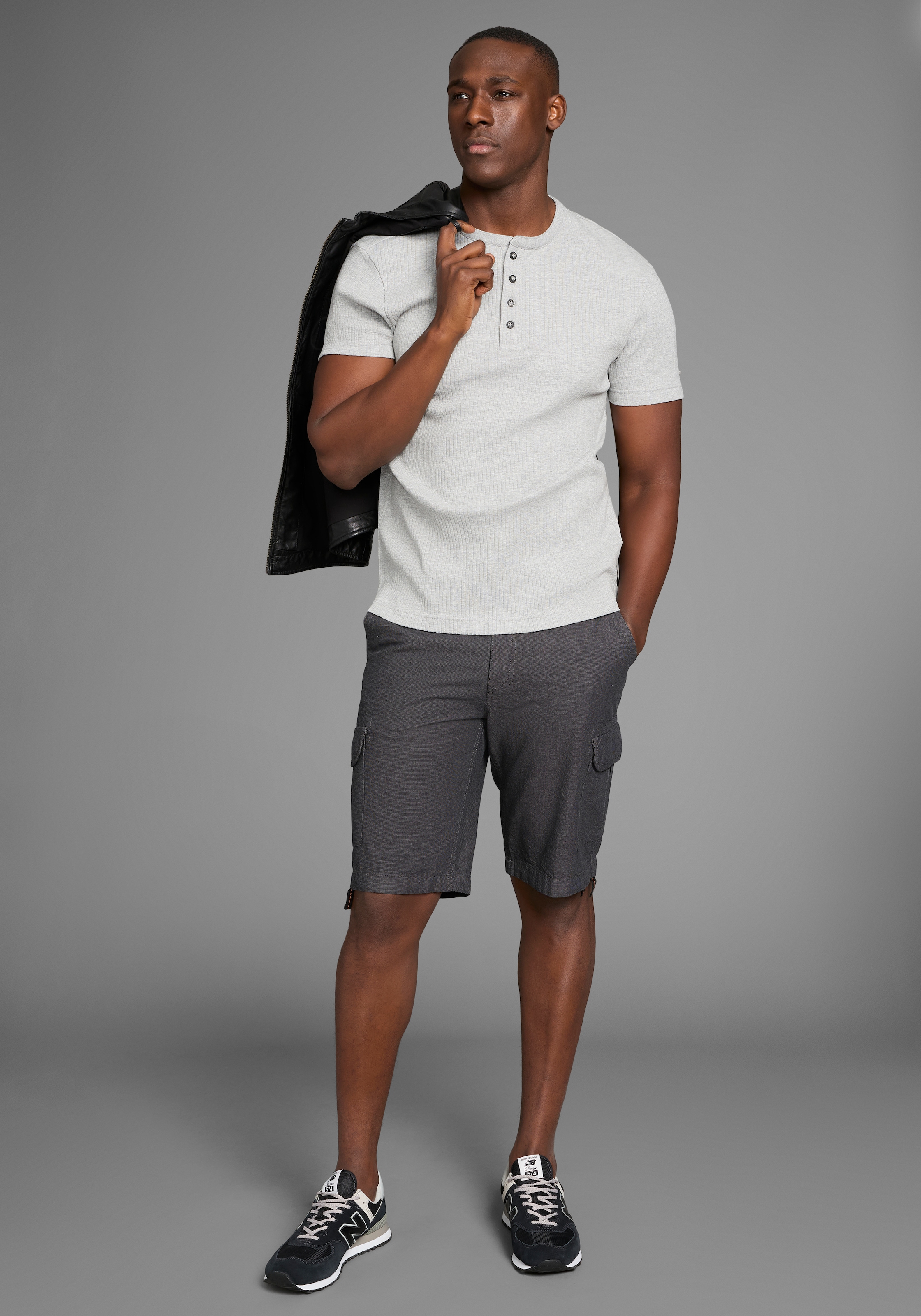 Bruno Banani Henleyshirt, in elastischer Rippenqualität