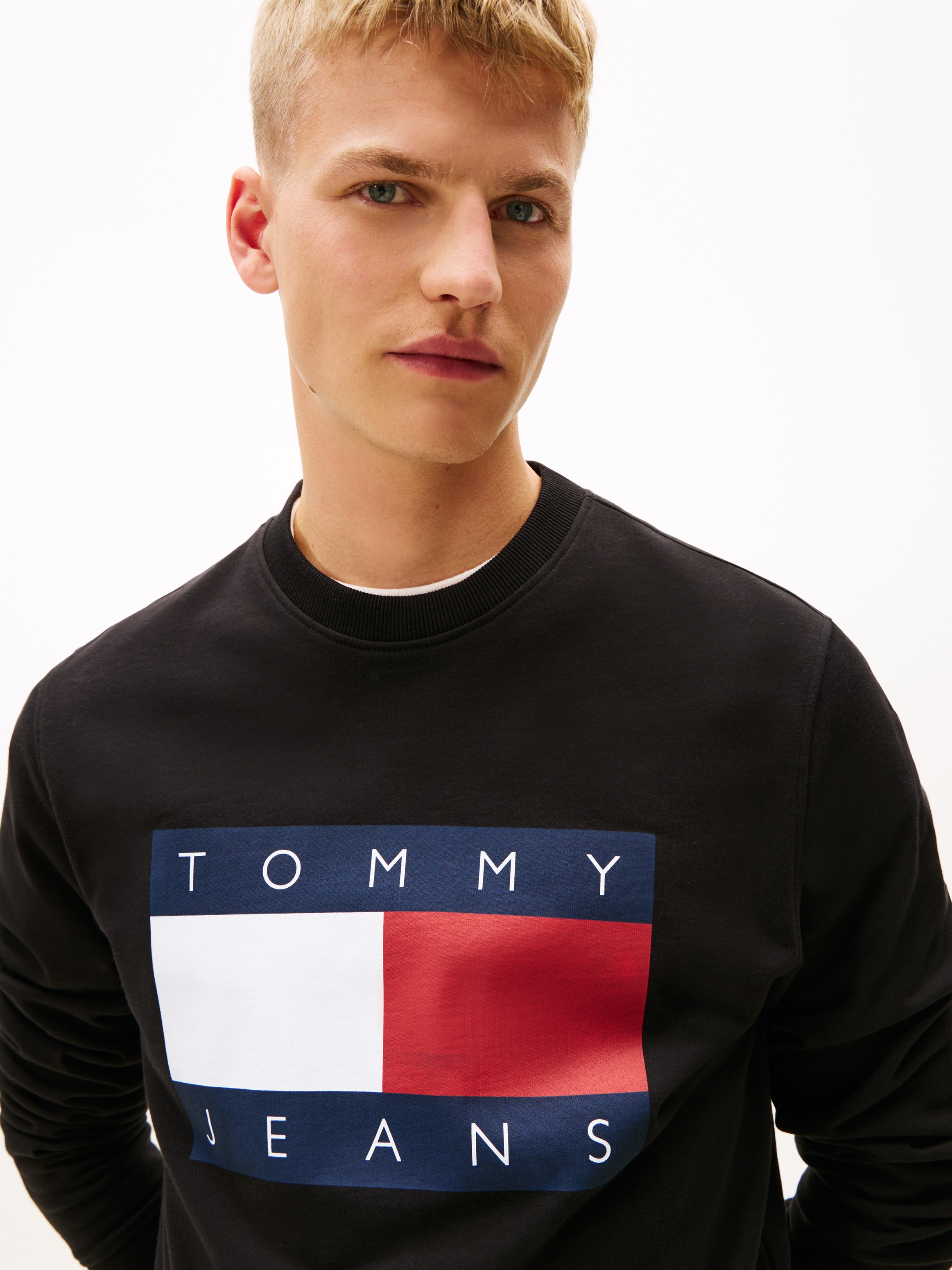 Tommy Jeans Sweatshirt »TJM BIG FLAG CREWNECK«, regular fit
