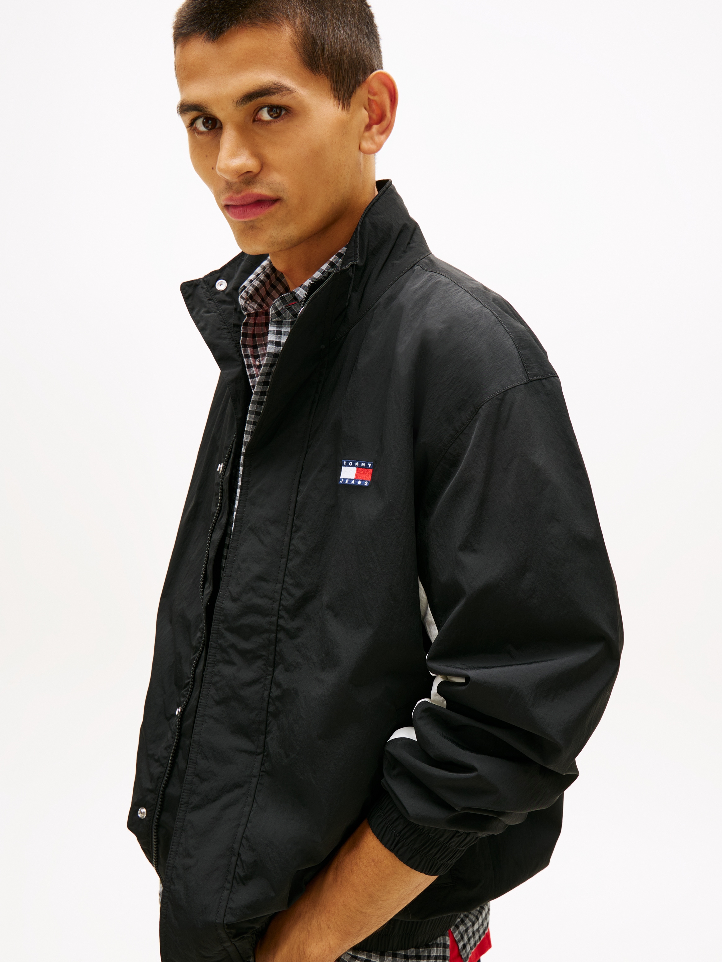 Tommy Jeans Windbreaker »TJM HERITAGE FLAG« ohne Kapuze Regular fit mit Stehkragen und Markenprint