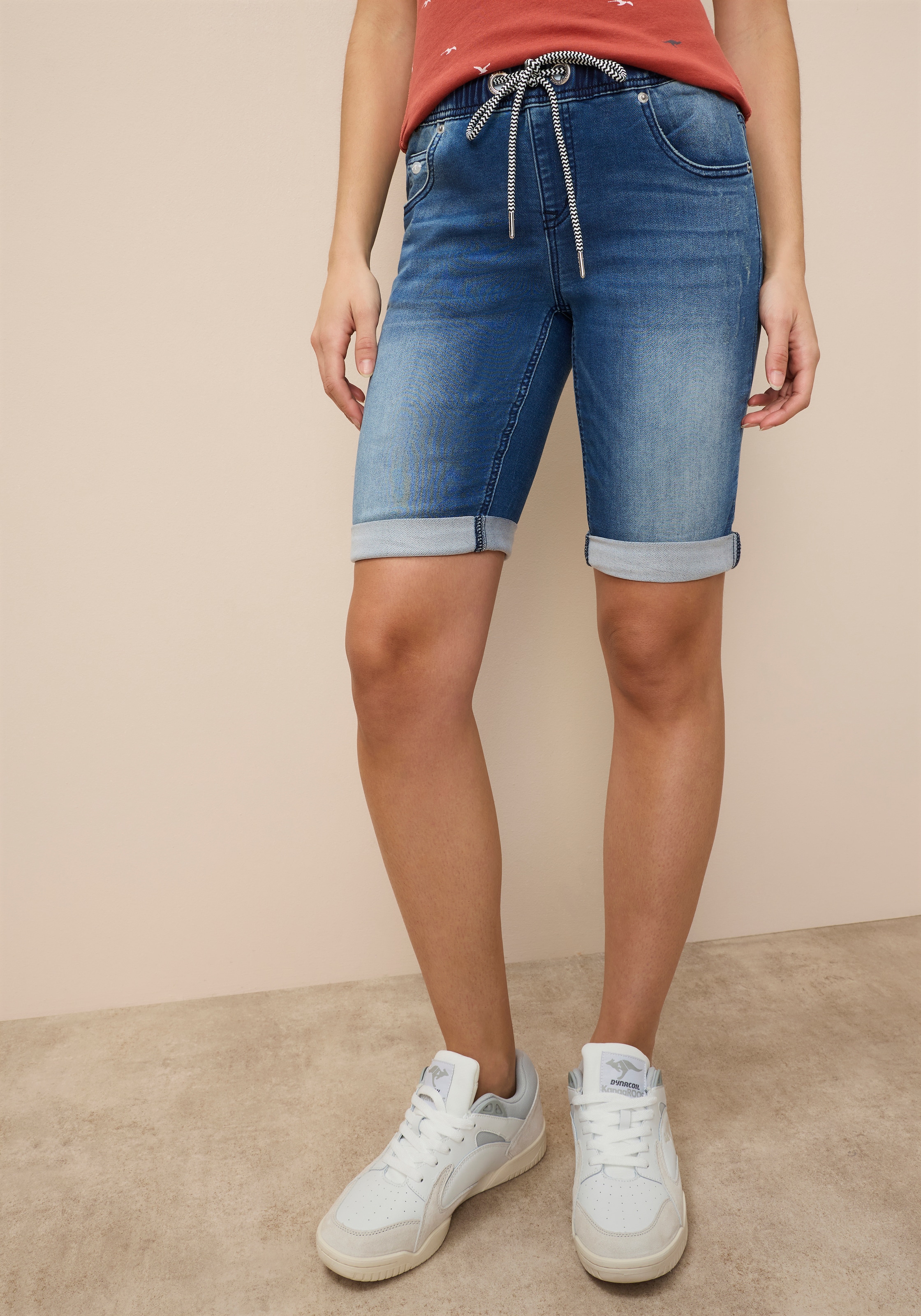 KangaROOS Jogg-Jeansbermudas gerade geschnittenes Bein, elastischer Tunnelz günstig online kaufen