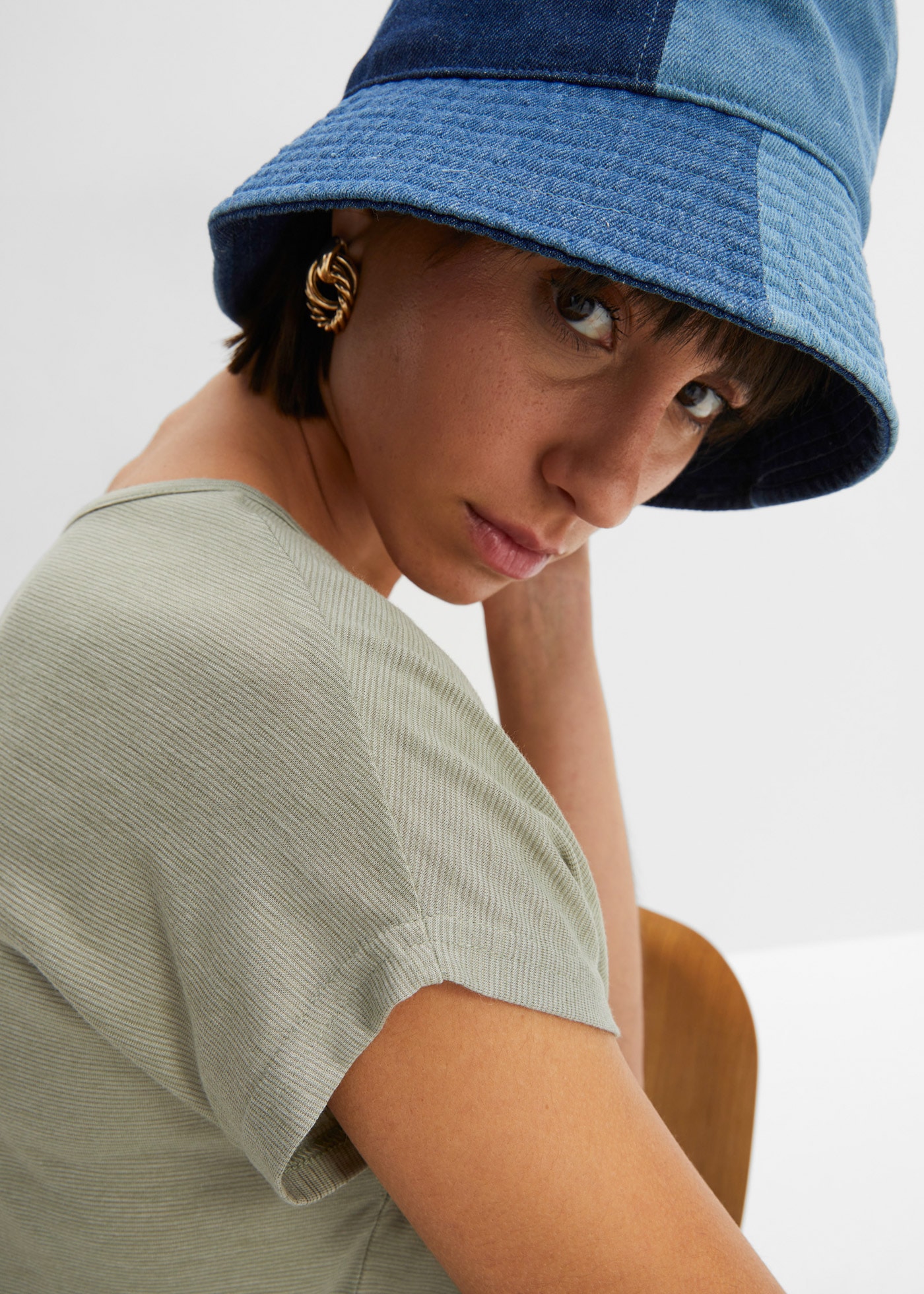 bonprix Longshirt »Longshirt aus Viskose-Mix« Oversize Passform, Kurzarm-Design, aus Viskose-Mix