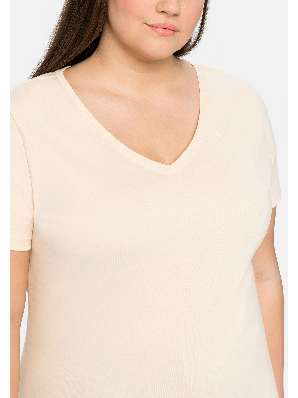 Sheego T-Shirt »Große Größen«, mit V-Ausschnitt für bestellen | BAUR | T-Shirts