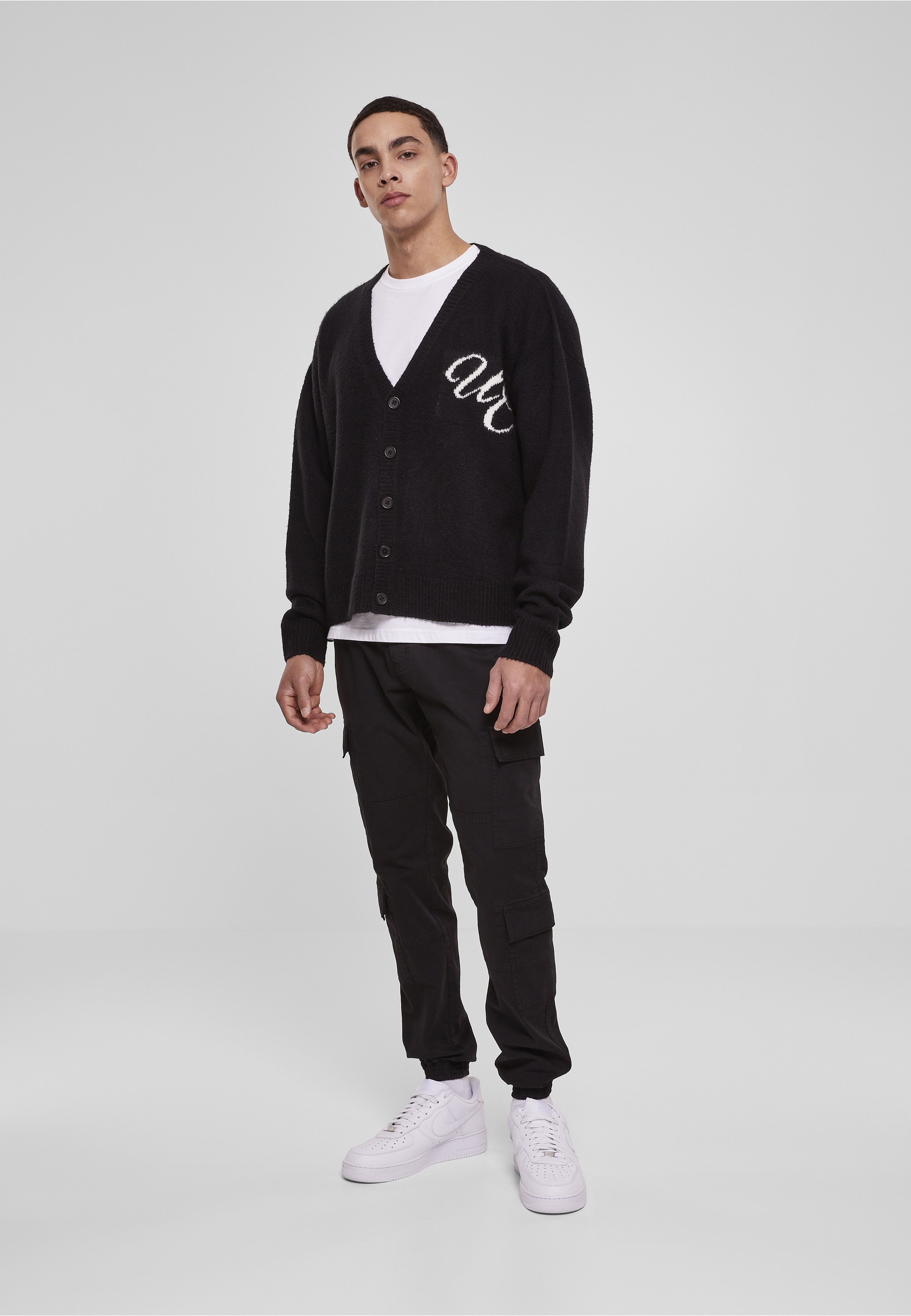 URBAN CLASSICS Rundhalspullover »Urban Classics Herren Initials Cardigan« 1 Stk.