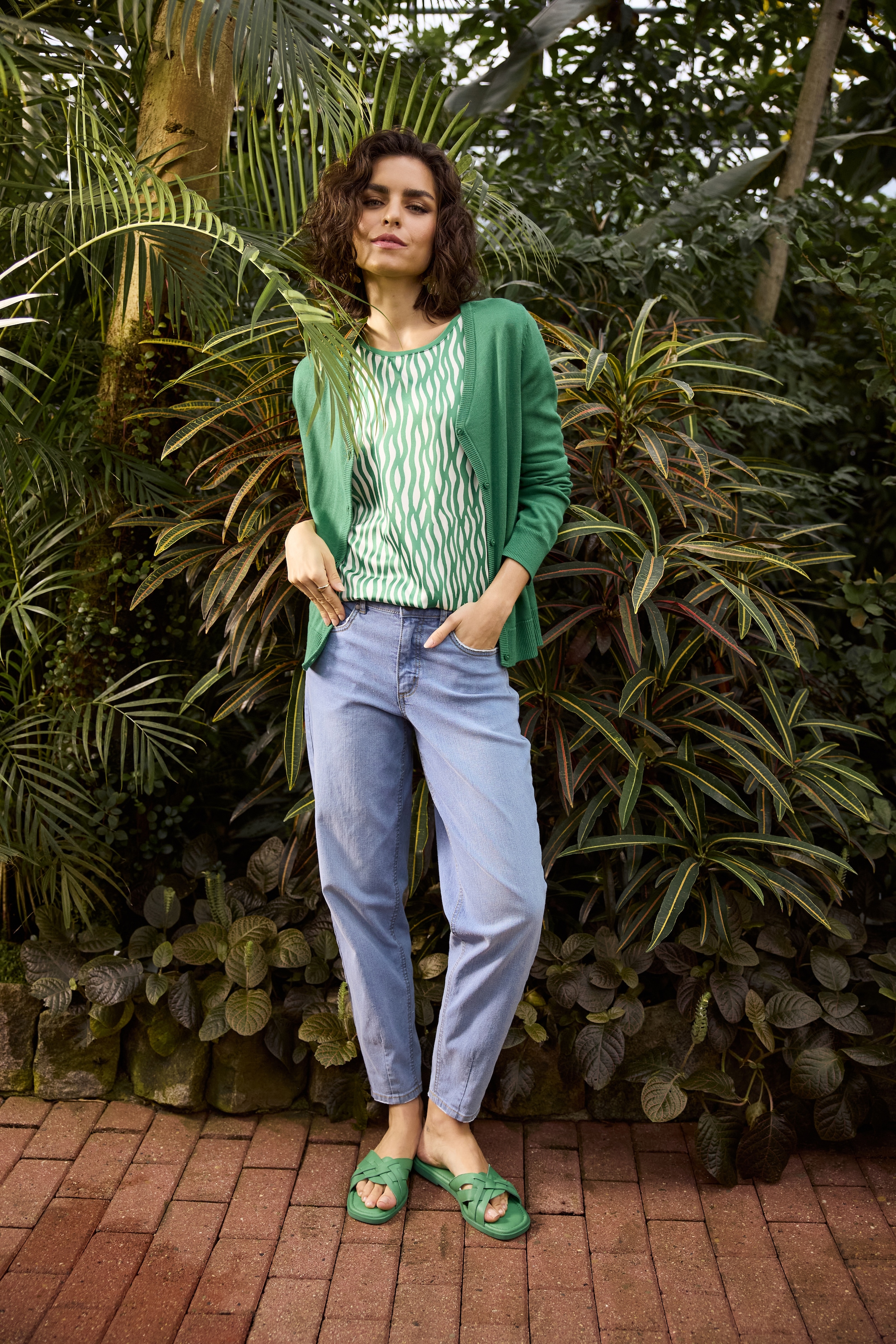Laura Scott Shirtbluse »im Materialmix mit Satin, verschiedene Muster für jeden Geschmack,« femininer Stil, Rundhalsausschnitt, lockere Passform