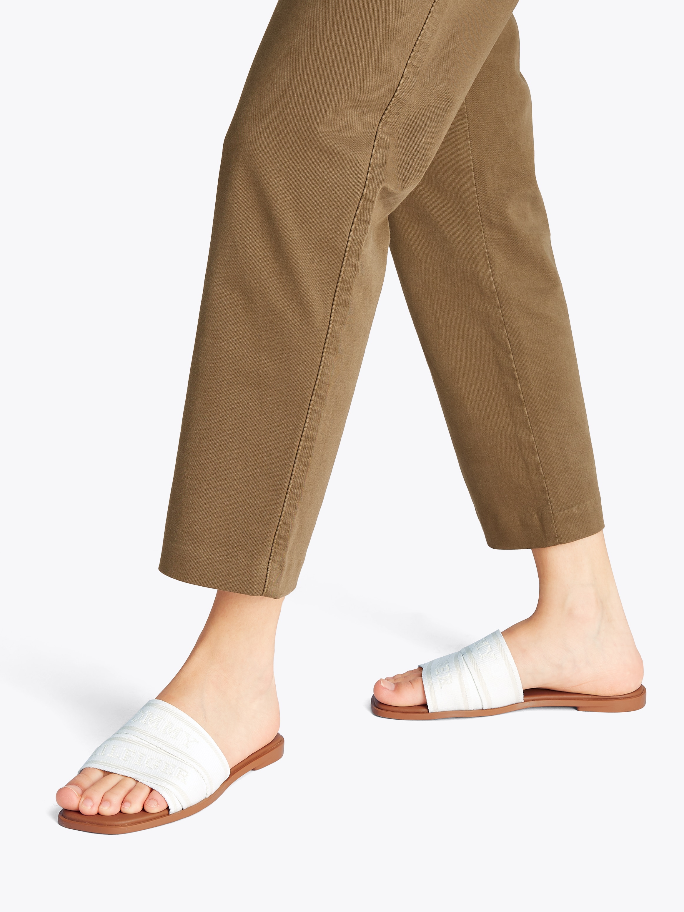 Tommy Hilfiger Pantolette »TOMMY HILFIGER WEBBING MULE«, Blockabsatz, Sommerschuh, Bequemschuh, Flats mit Logoschriftzug
