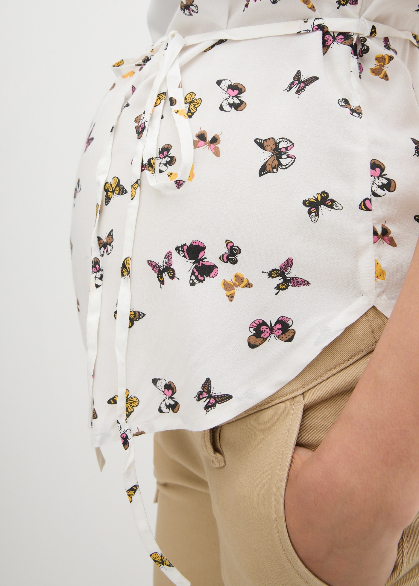 Thumbnail - bonprix Umstandsbluse figurumspielende Passform, mit kurzem Arm, mit Bindeband