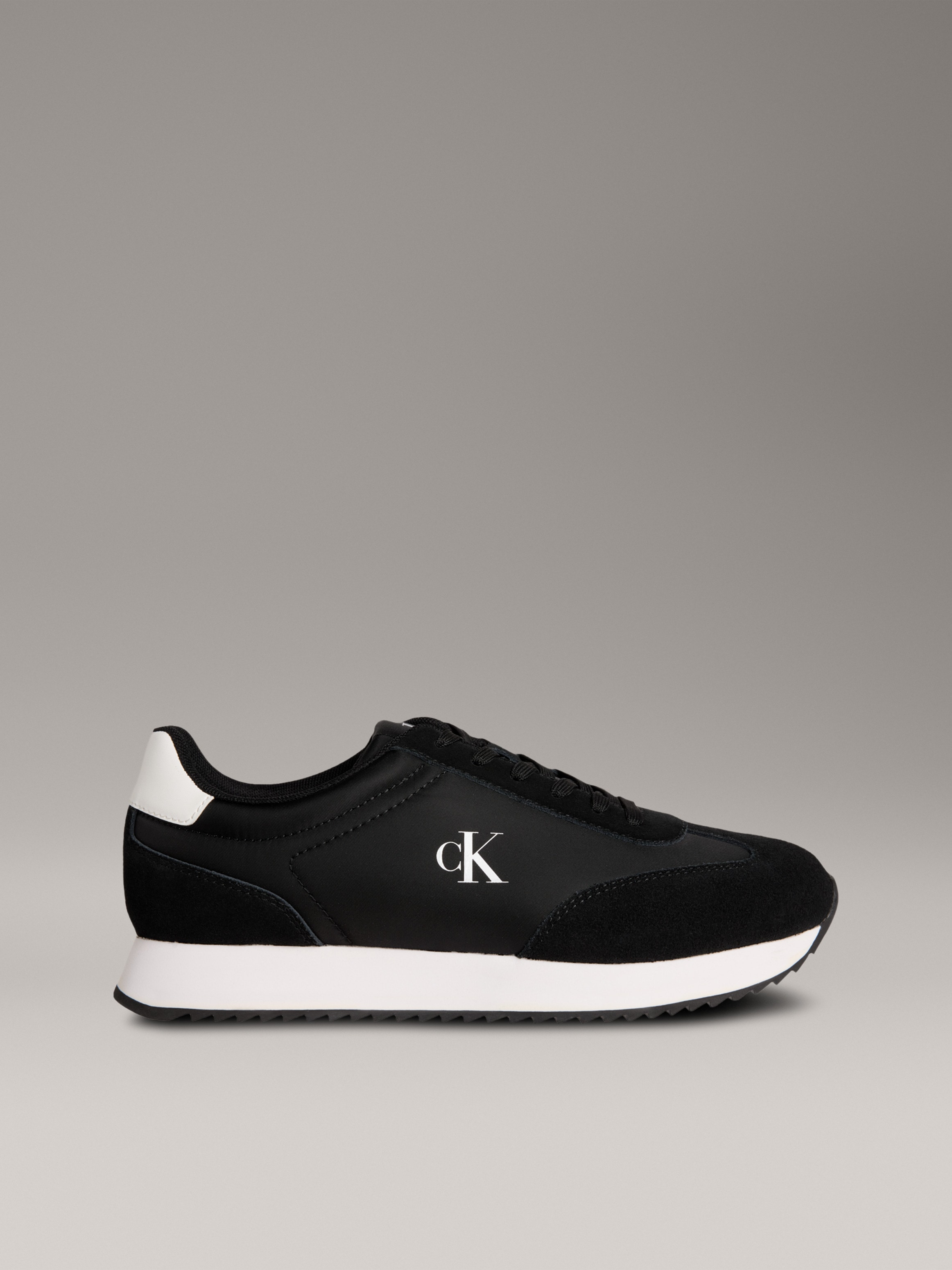 Calvin Klein Jeans Sneaker »RETRO RUNNER LACE UP NY-SU«, Freizeitschuh, Halbschuh, Schnürschuh mit seitlichem CK-Logo