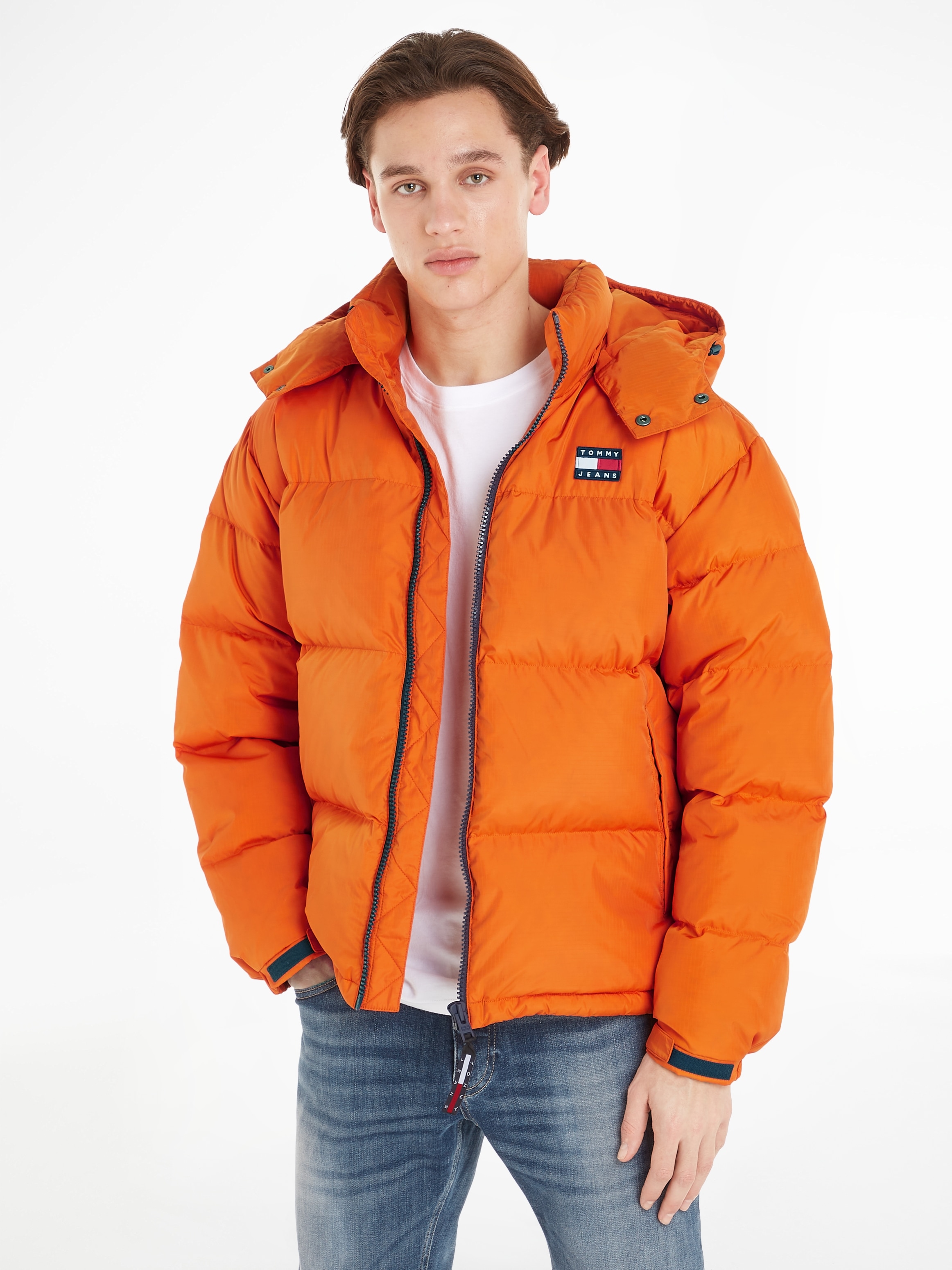 Tommy Jeans Steppjacke »TJM ALASKA PUFFER«, mit Kapuze, mit Markenlabel