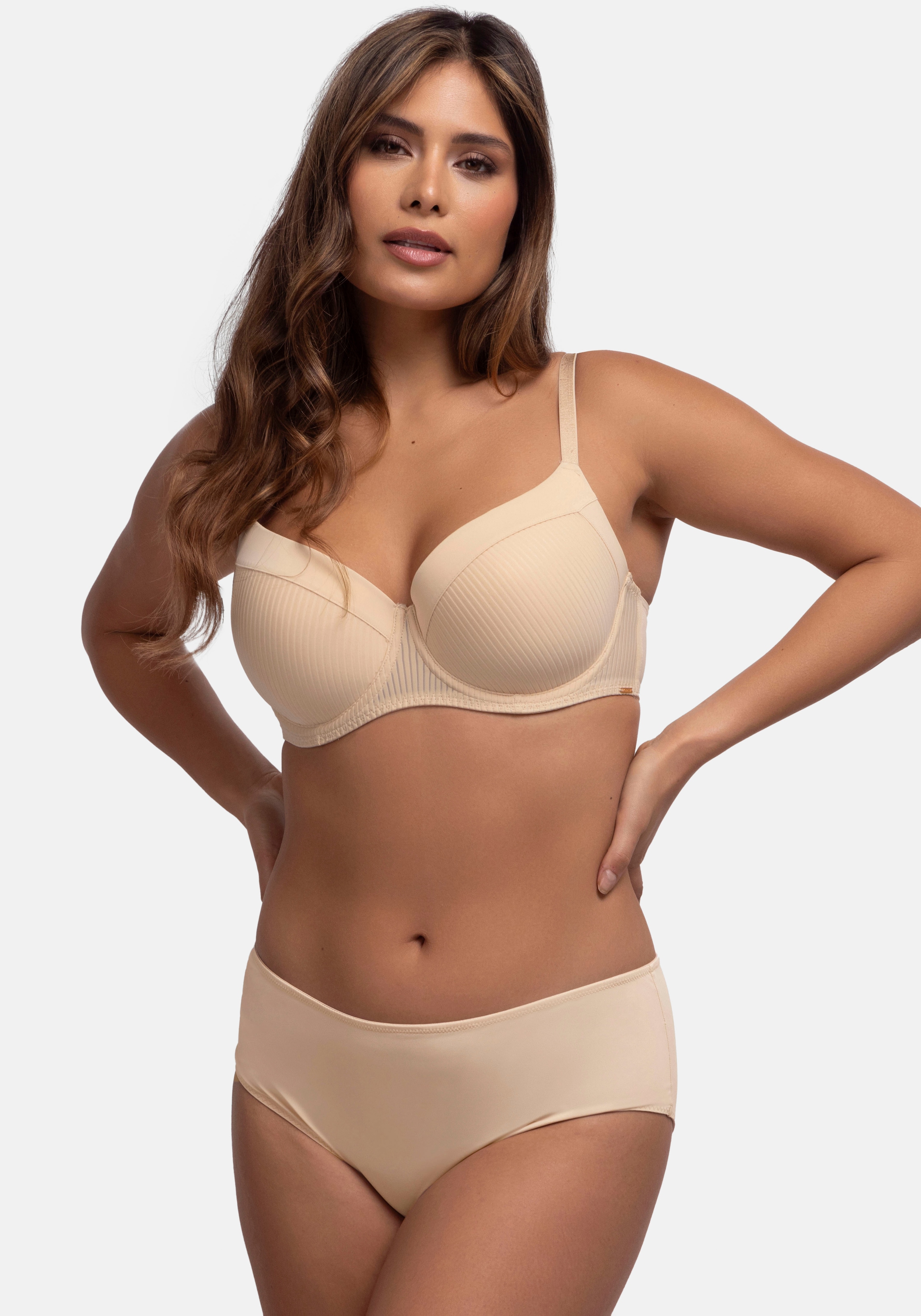 Dorina "Carmen" leicht gepolstert, geformte Cups, weich, Mikrofaser