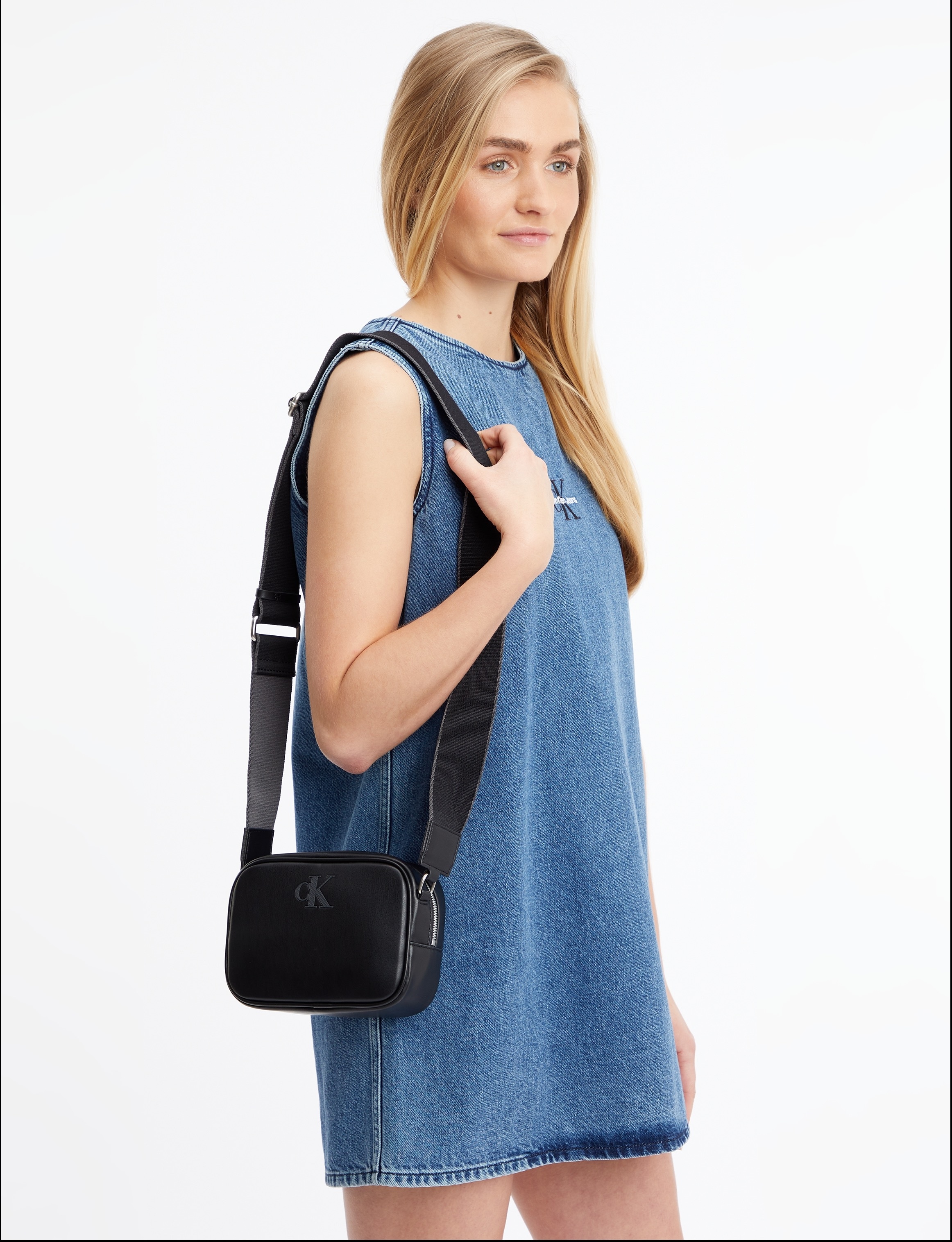 Calvin Klein Jeans Mini Bag »SLEEK CAMERA BAG18 SOLID«, kleine Umhängetasche Handtasche Damen Tasche Damen