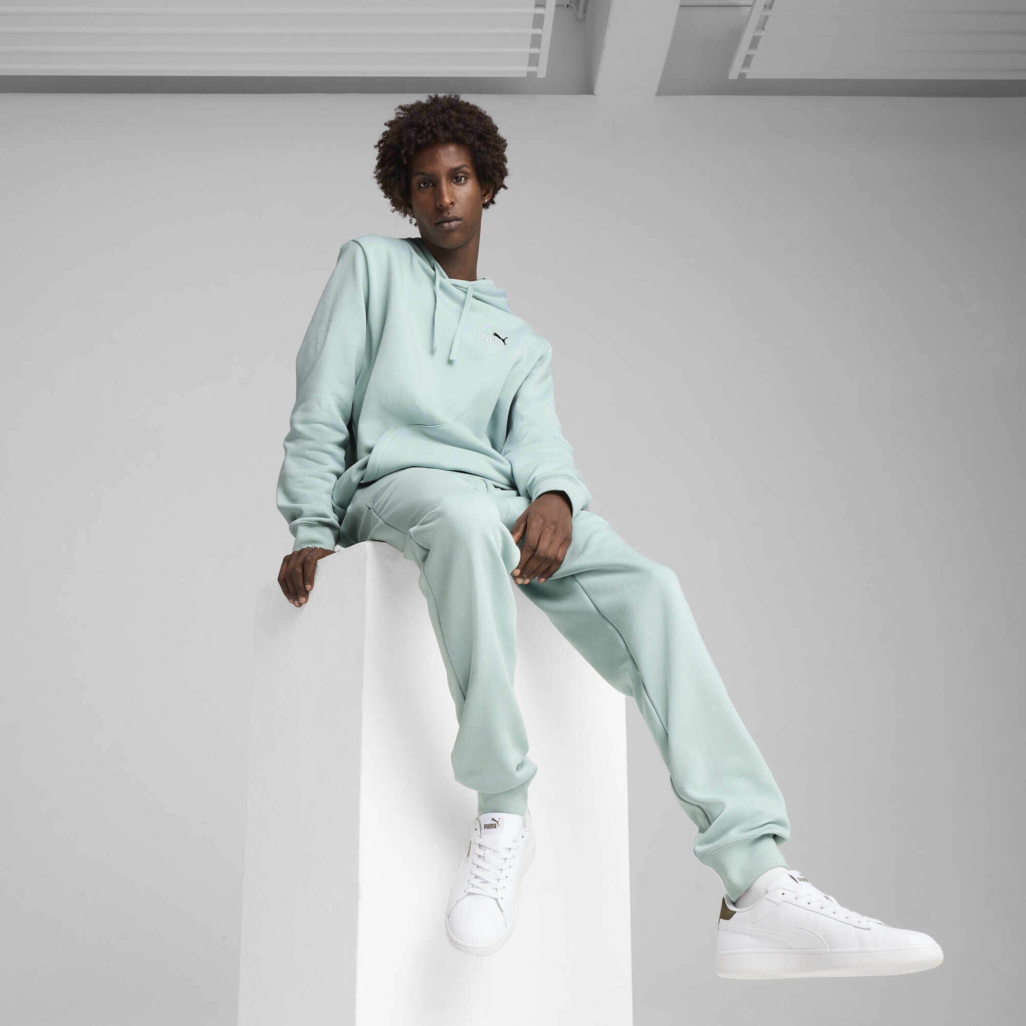 PUMA Sporthose »Essentials 2 Colour No. 1 Logo Jogginghose Herren«