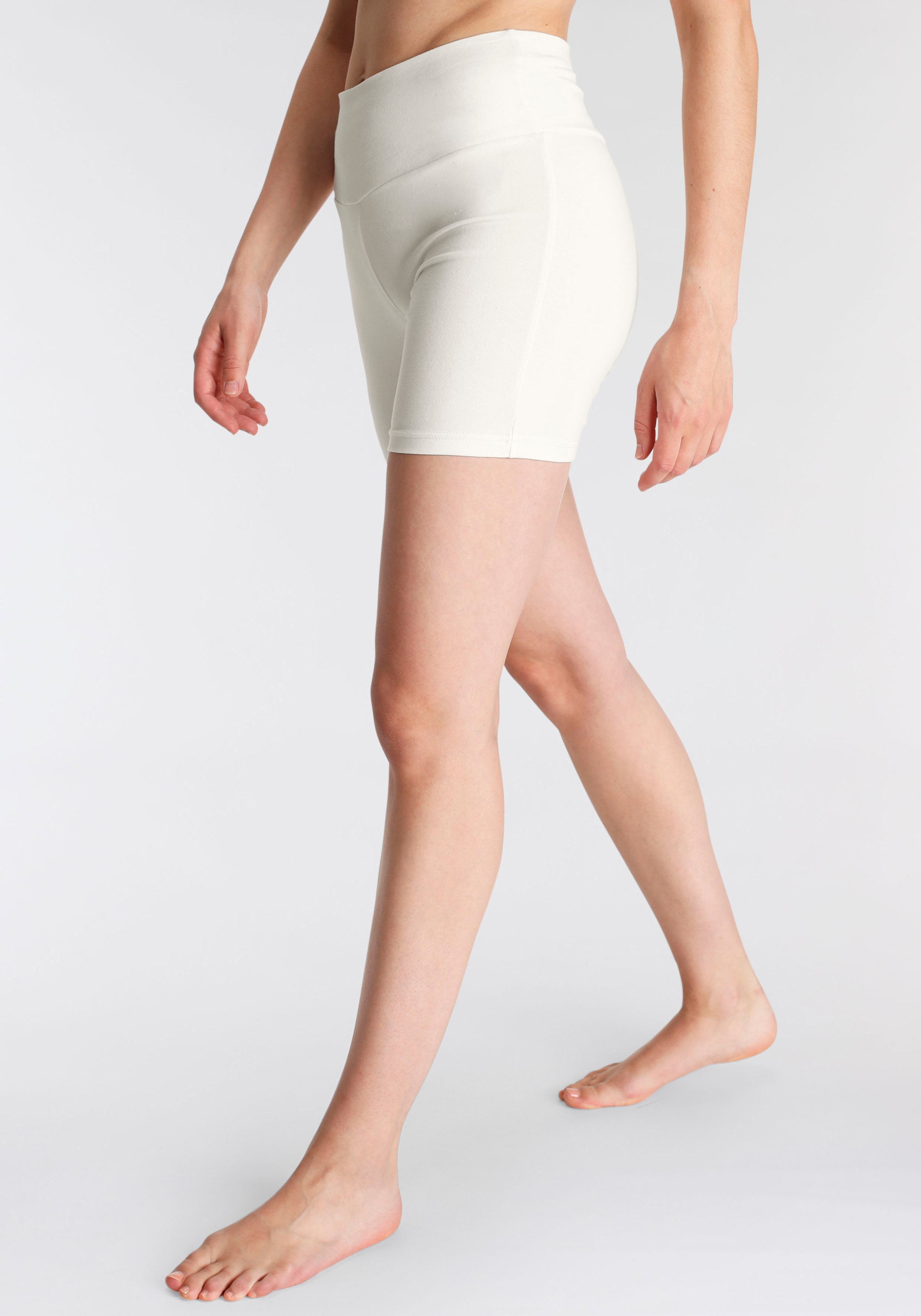 LASCANA Shorts, mit breitem Bündchen und Logodruck