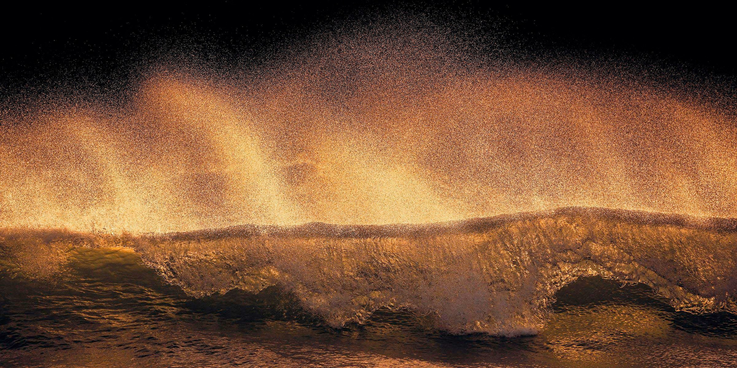 Vliestapete »Golden Wave«, 200x100 cm (Breite x Höhe), Vliestapete, 100 cm Bahnbreite