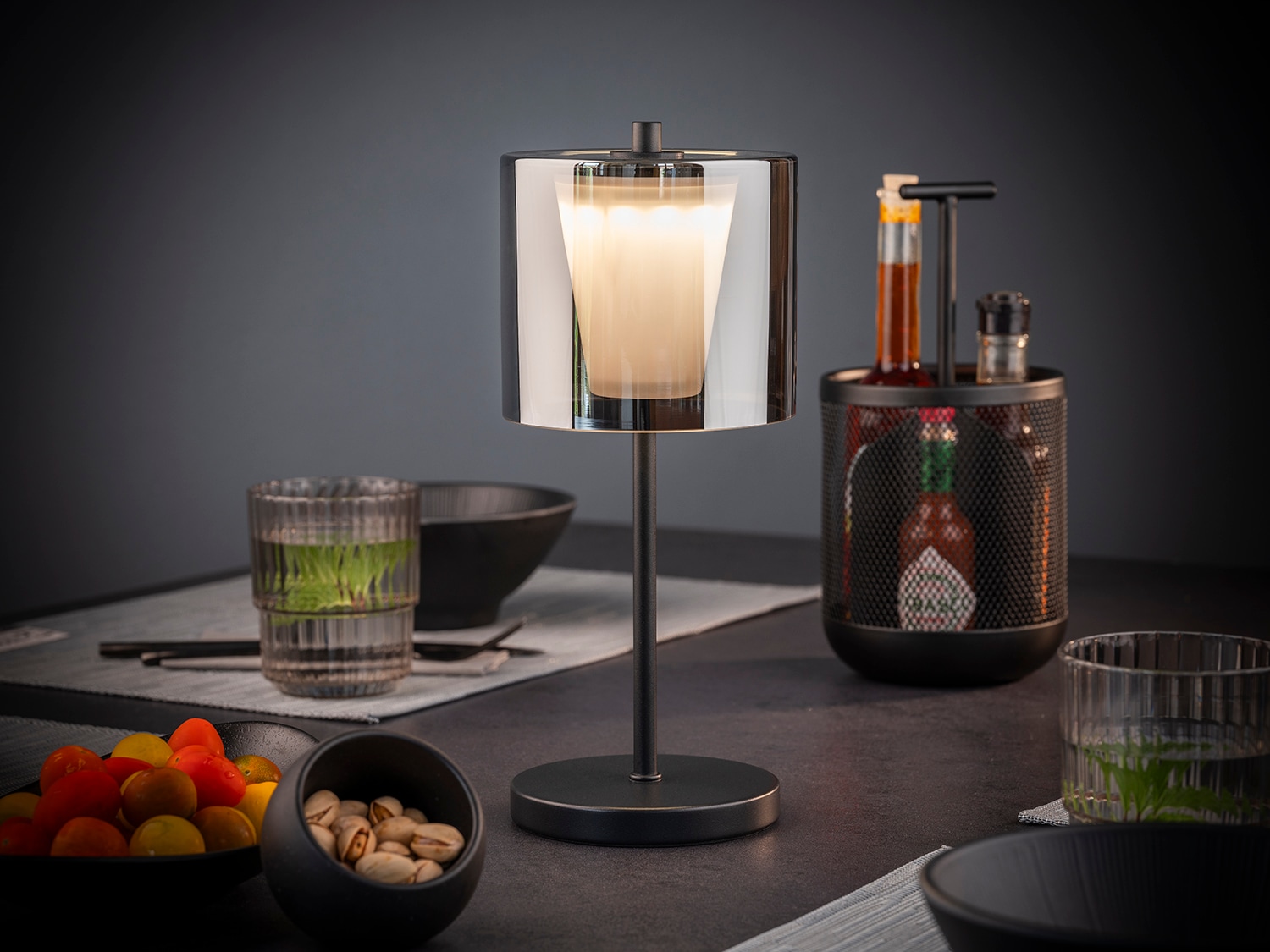APS LED Tischleuchte »"ANTON" Kabellose USB-C Tischleuchte«, 1 flammig, Leuchtmittel LED-Modul | LED fest integriert, Spritzwasssergeschützt IP 54, inkl. Dockinstation und Fernbedienung