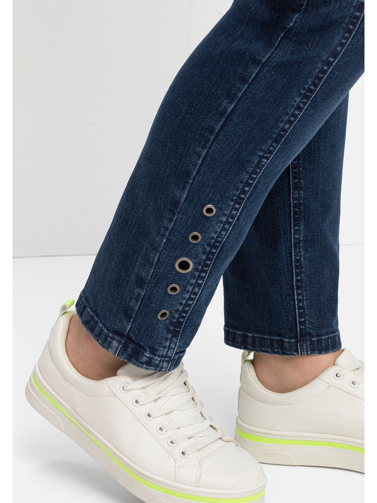 Sheego Stretch-Jeans »Große | Zierösen, bestellen Größen«, in Five-Pocket-Form mit BAUR