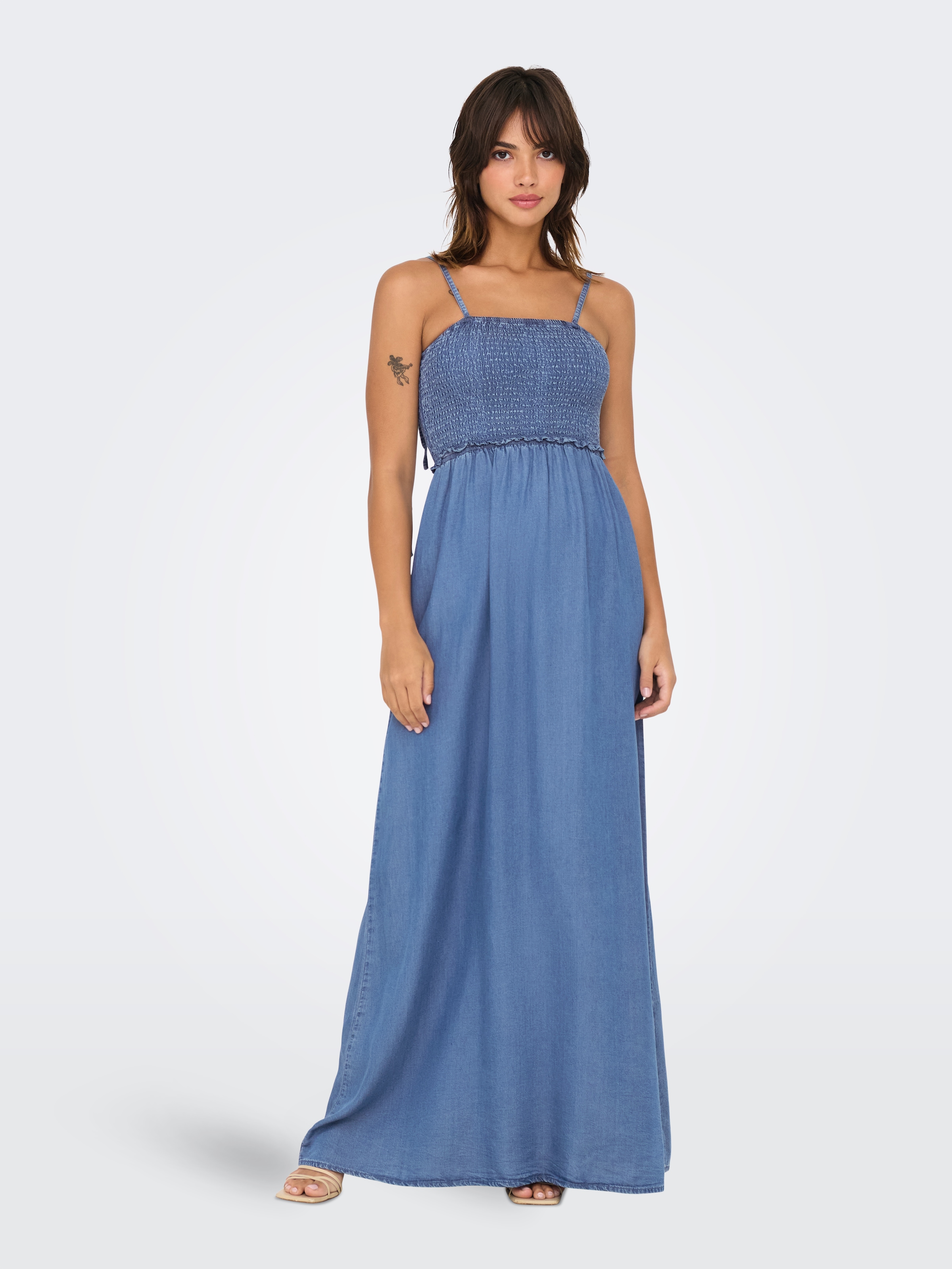 ONLY Maxikleid "ONLCHARIS LIFE SMOCK MAXI DRESS WVN", Denim Look günstig online kaufen