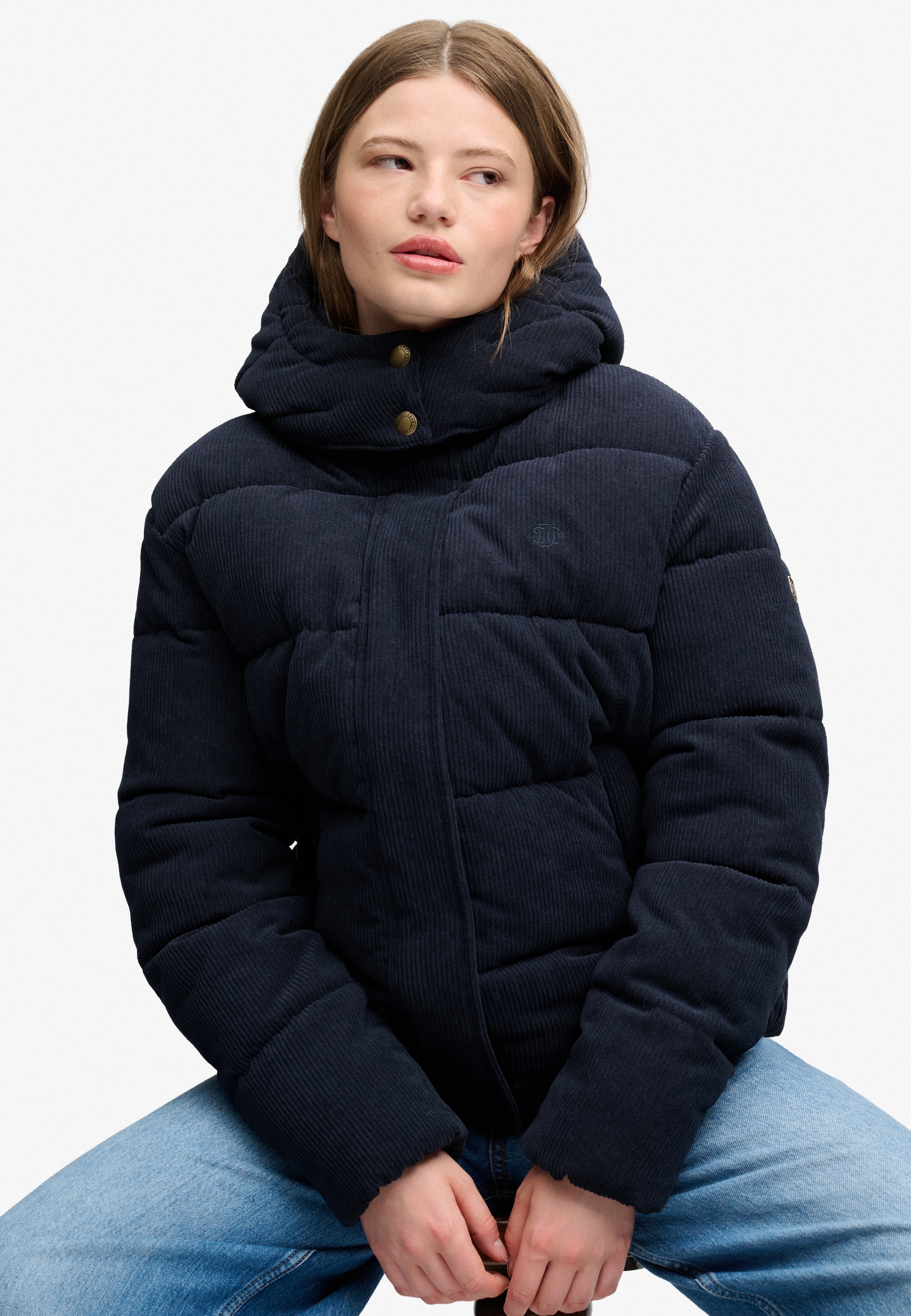 Superdry Steppjacke »PREMIUM HOOD CORD PUFFER JKT« Kunstfaser, relaxed fit, aus Cord