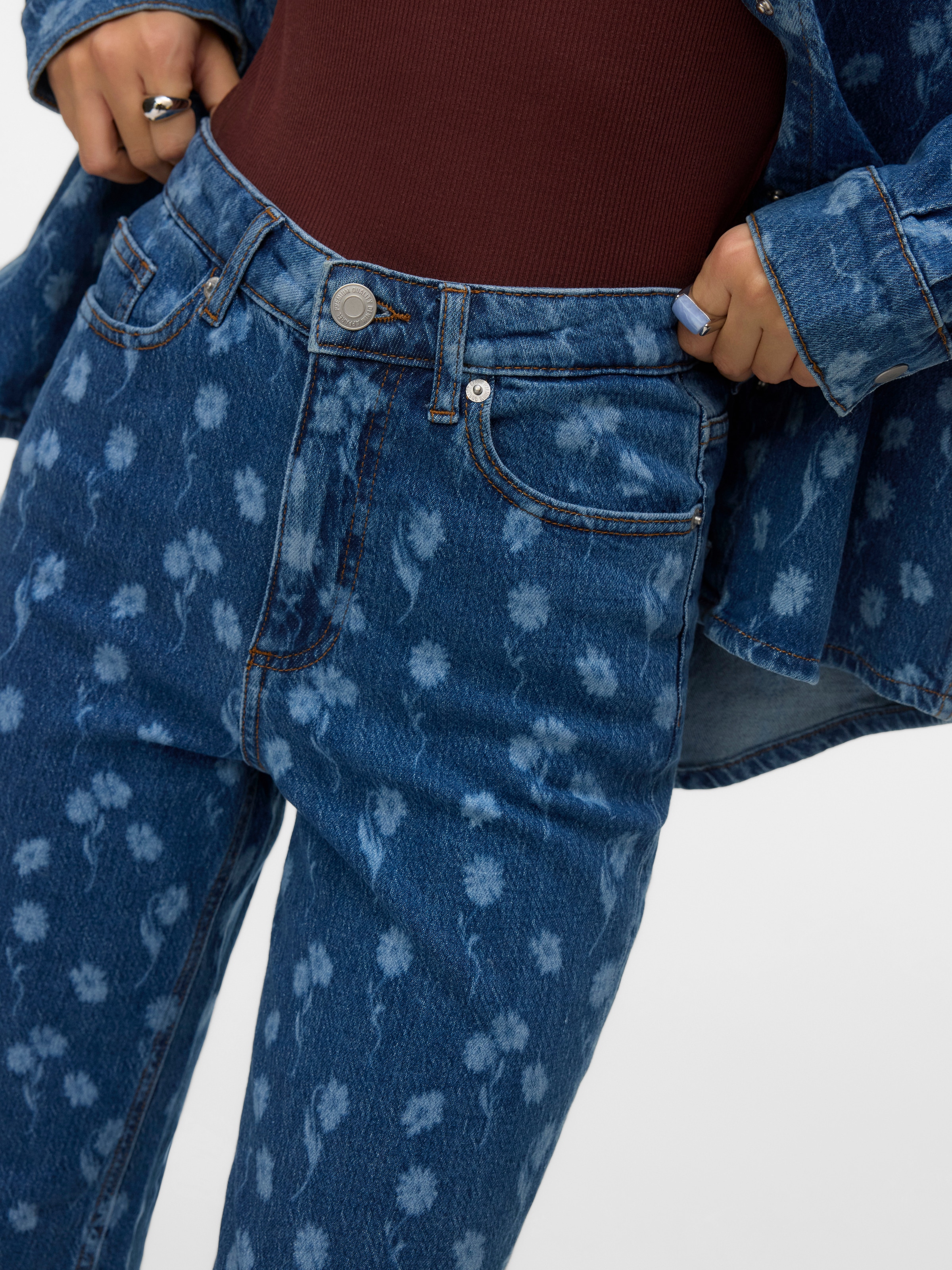 Vero Moda Straight-Jeans »VMTESSA HR WIDE FLOWER DENIM JEANS RA380« mit Blumenmuster