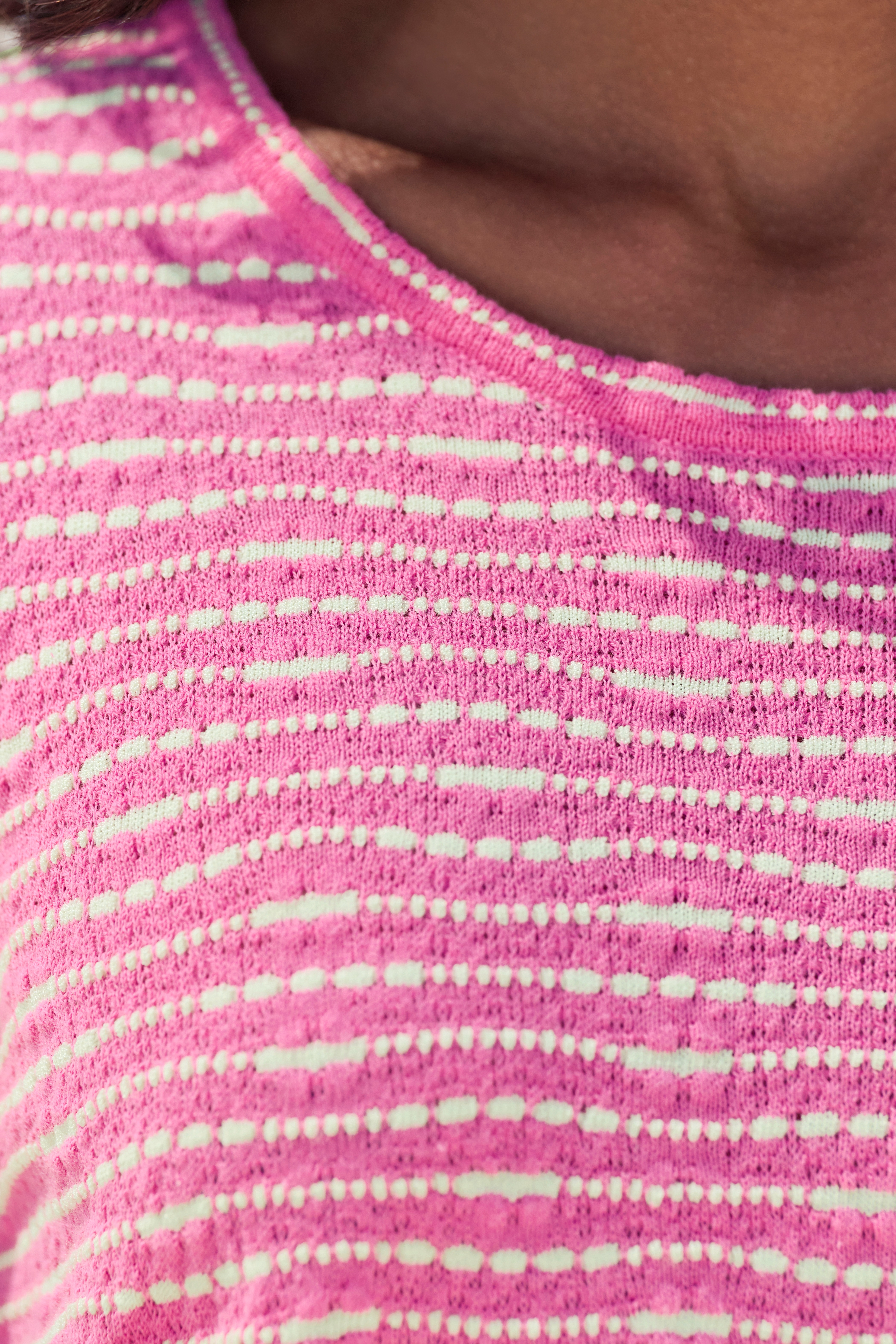 Thumbnail - Vivance Rundhalsshirt "mit Streifenstruktur", aus leichter Feinstrickqualität
