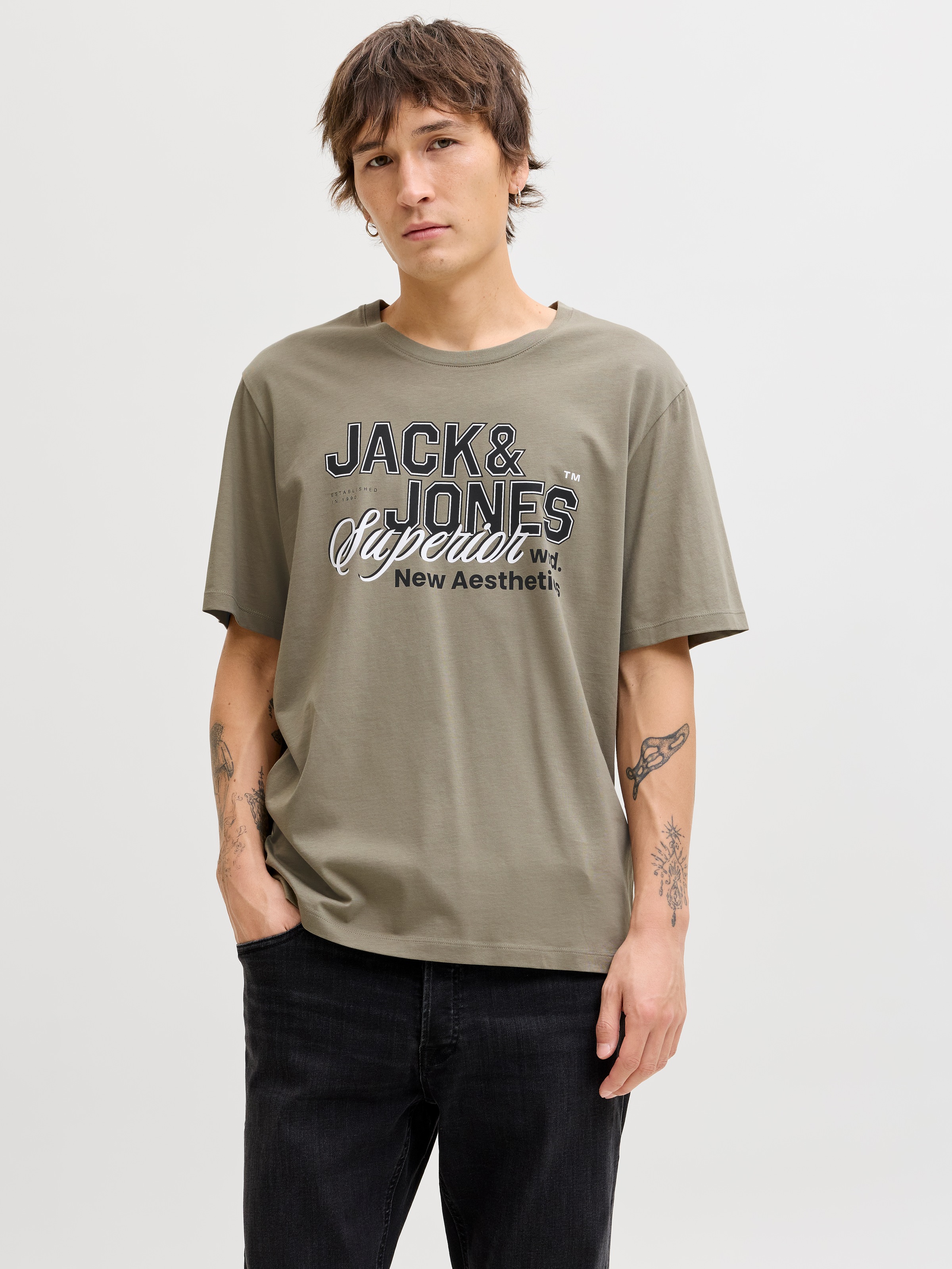 Jack & Jones Rundhalsshirt "JJELOGO TEE SS O-NECK 2 COL SS26 SN" mit Grafikprint