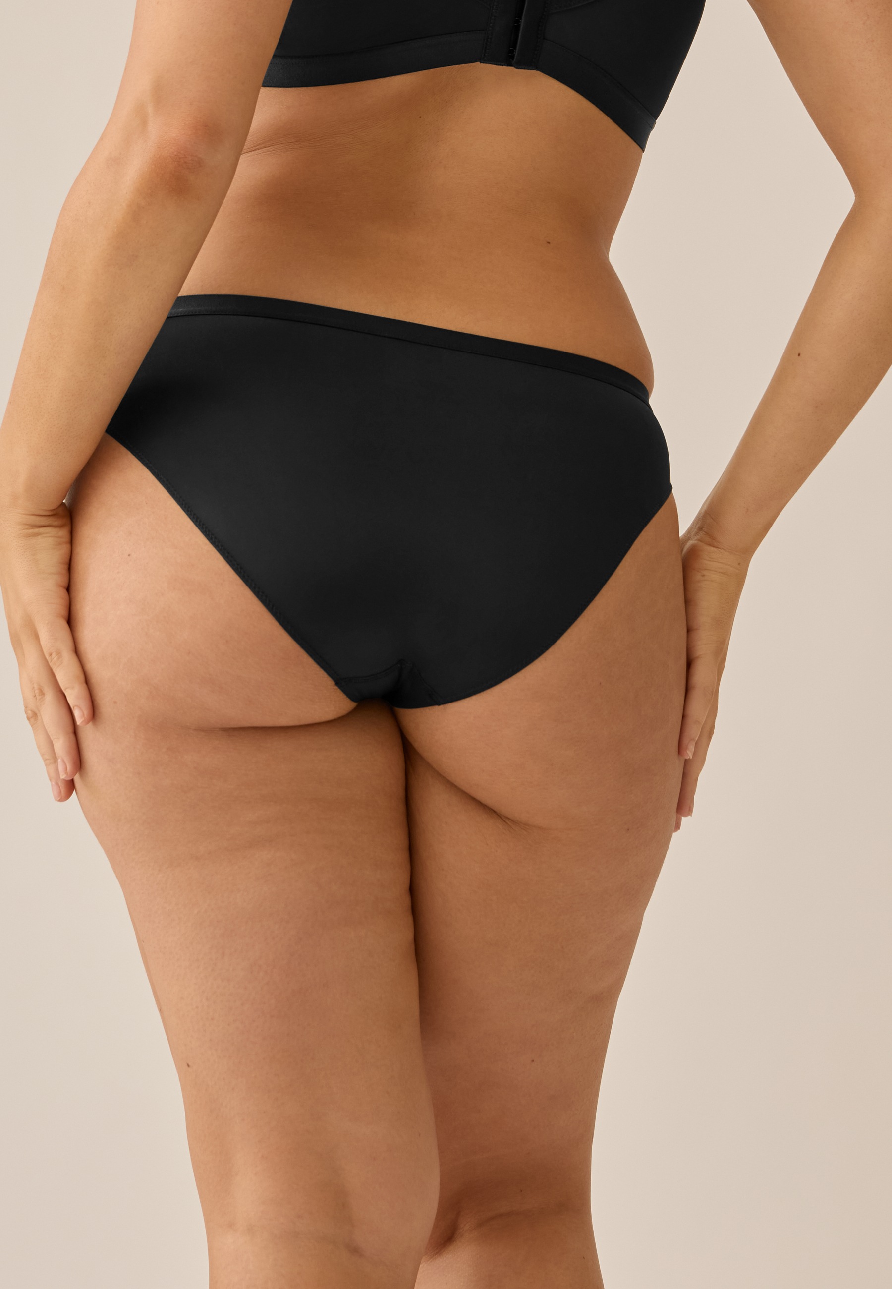 Thumbnail - Naturana Slip "The Thursday" 1 Stk. tlg., feminin, elastisch, bequem, eng, weich