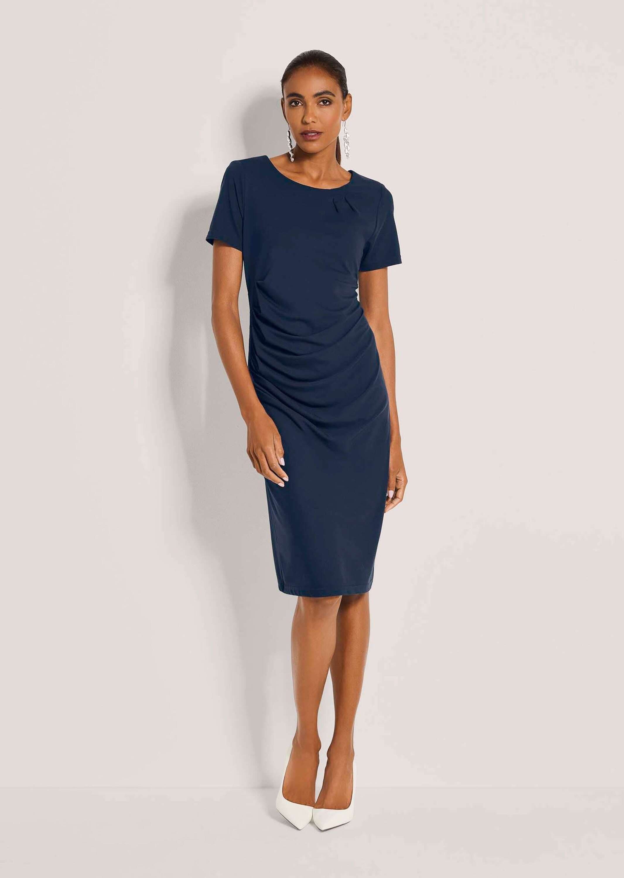 MADELEINE Sommerkleid »Etuikleid Viskosekleid mit asymmetrischen Falten«