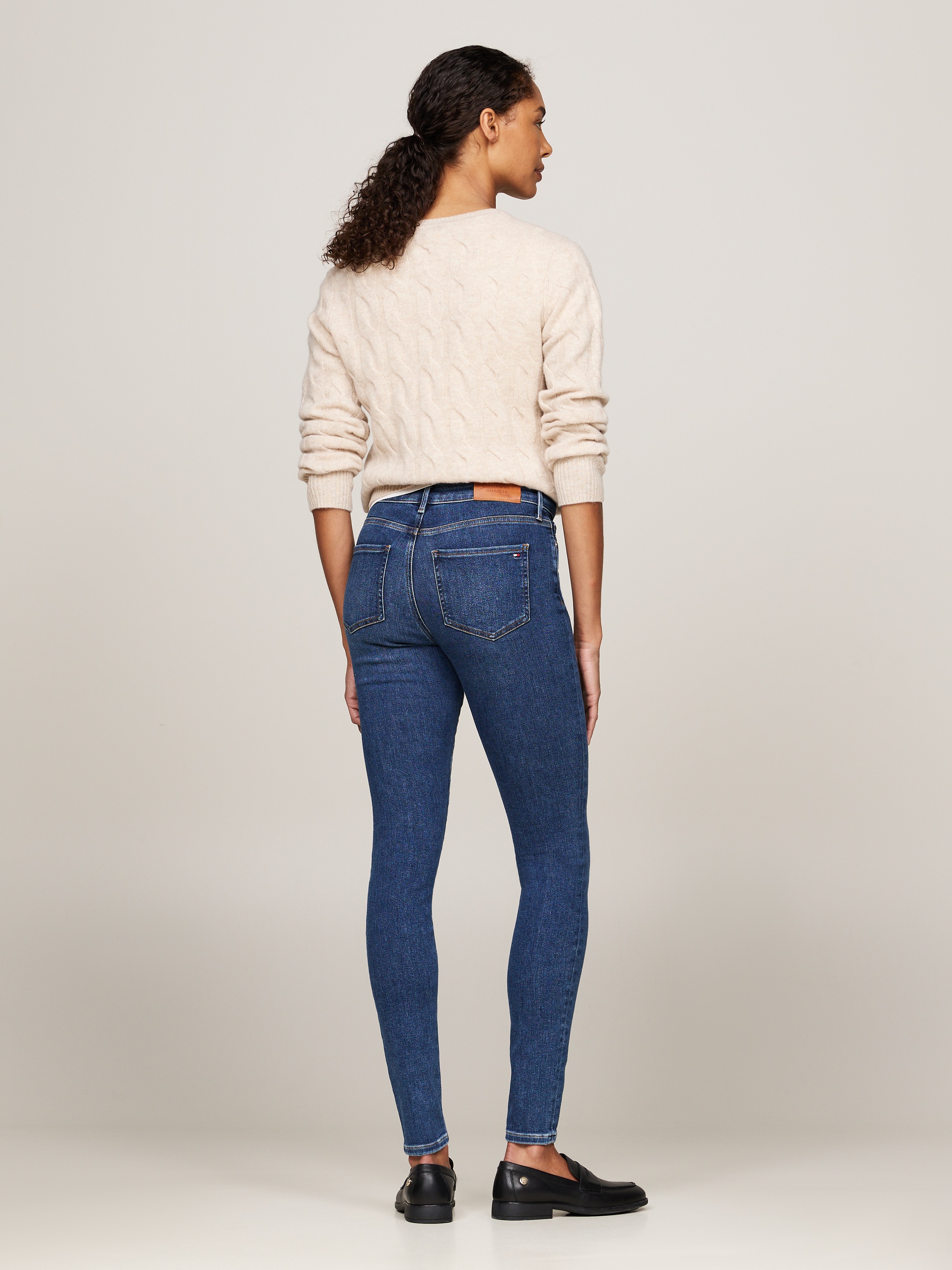 Tommy Hilfiger Skinny-fit-Jeans »HARLEM U SKINNY HW CAL«, mit Tommy Hilfiger Logo-Badge