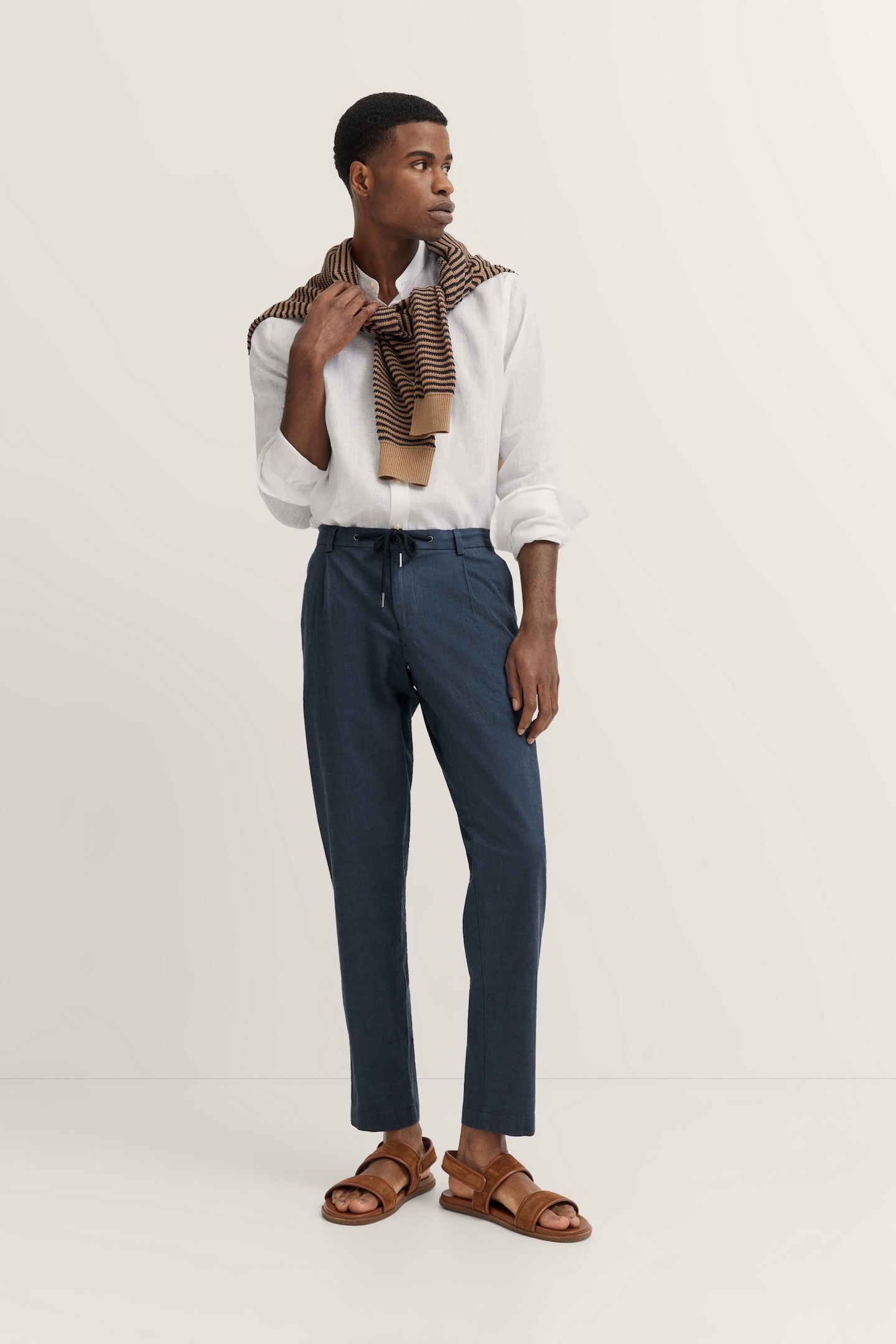 Bundfaltenhose BUGATTI, Herren, Gr. 33, Länge 32, blau (380, marine), 56% Baumwolle, 42% Leinen, 2% Elasthan, unifarben, gerade, unten schmal, Hosen, mit Baumwoll-Leinen-Mix 3