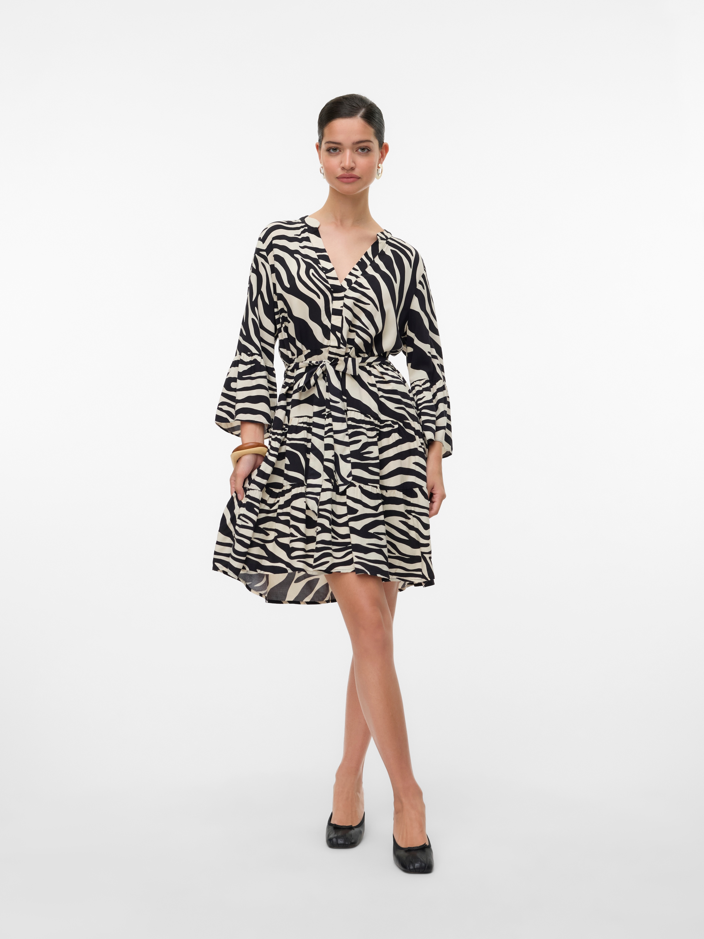 Vero Moda Tunikakleid »VMMELBA 3/4 SHORT BELT DRESS WVN GA NOOS«, mit Volant und Taillen-Bindegürtel