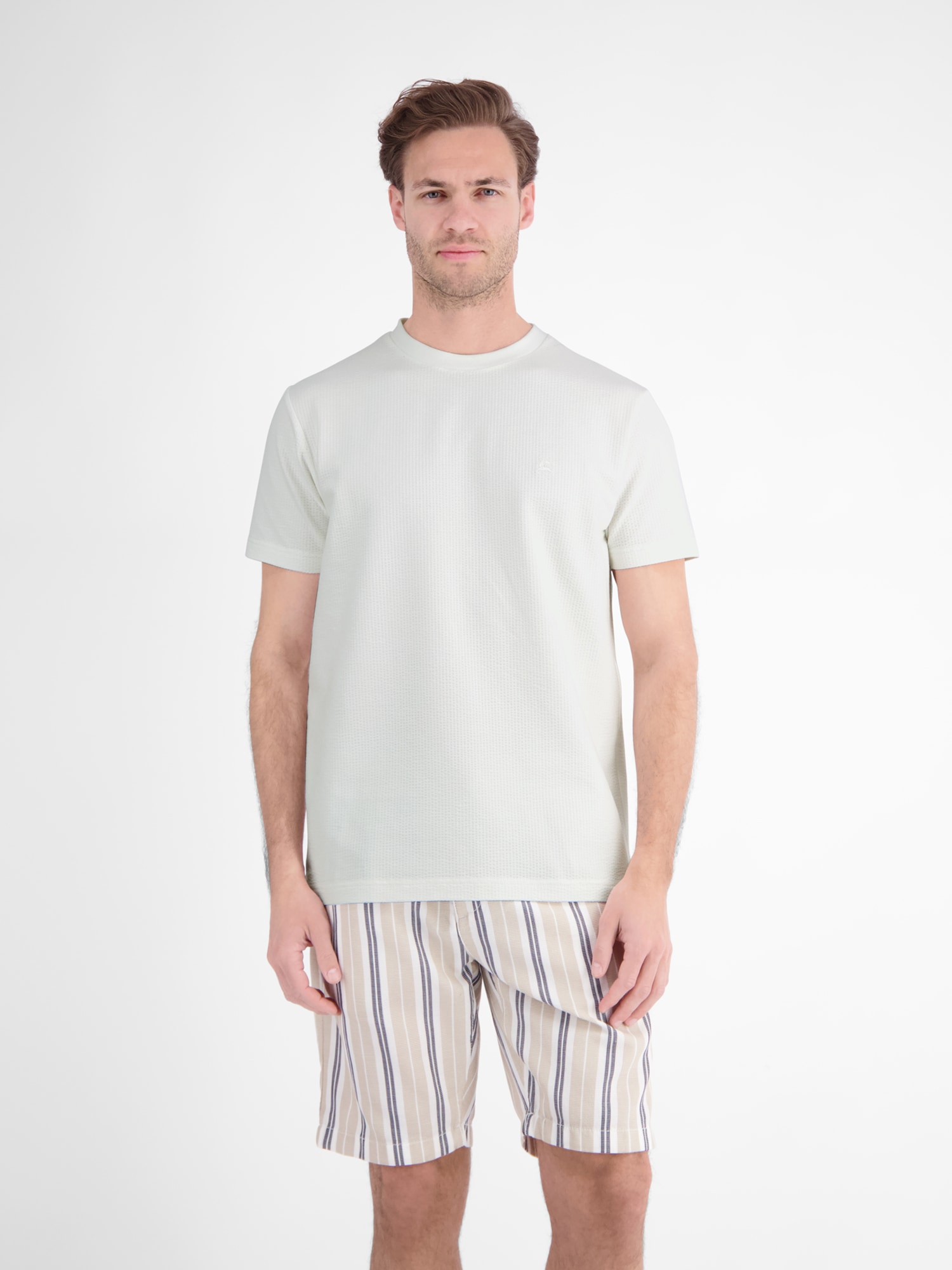 LERROS T-Shirt »T-Shirt in softer Seersucker-Qualität mit bequemem O-Neck«