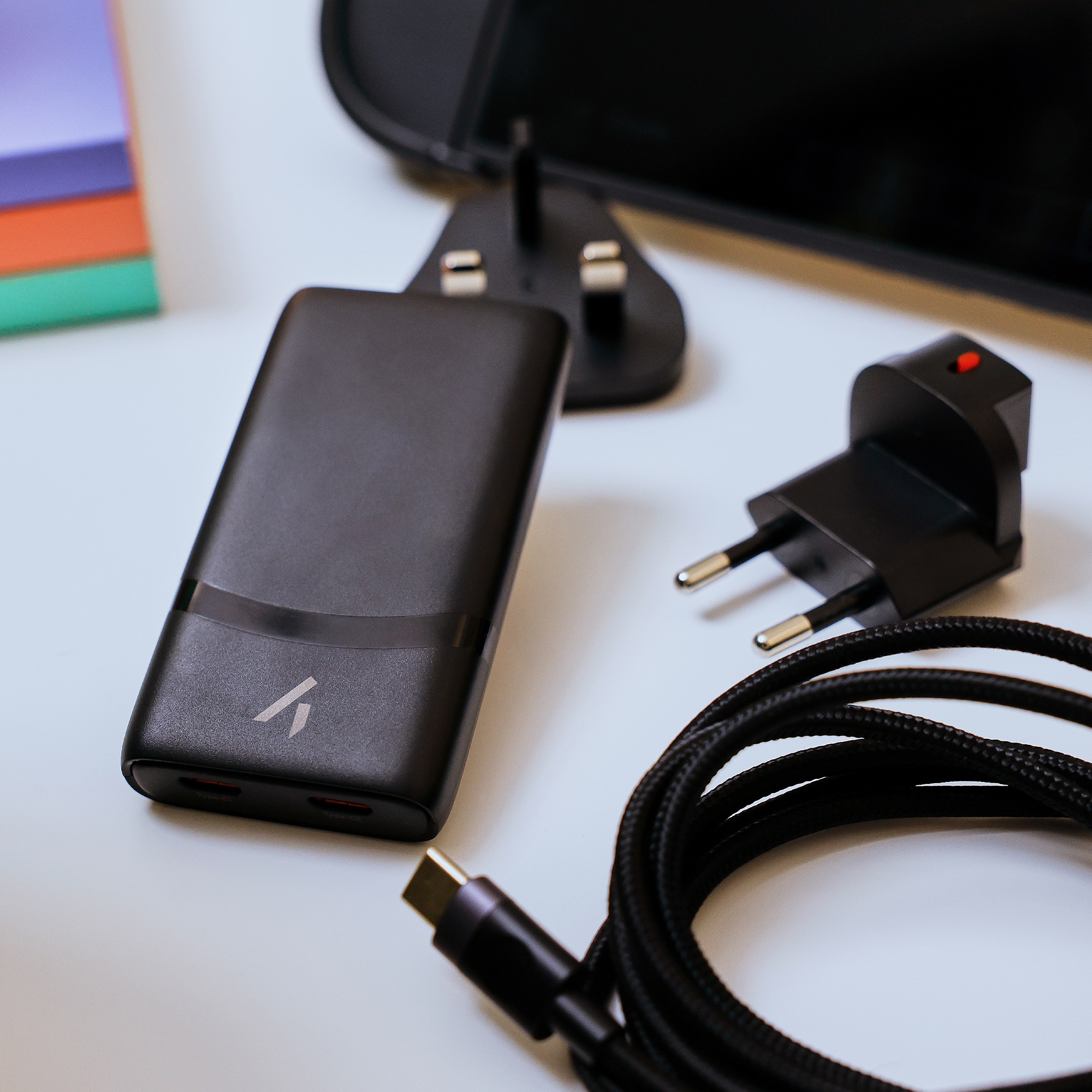 Stealth USB-Ladegerät »Flaches Reisenetzteil / AC-Adapter (65W 2x USB-C Ports)«