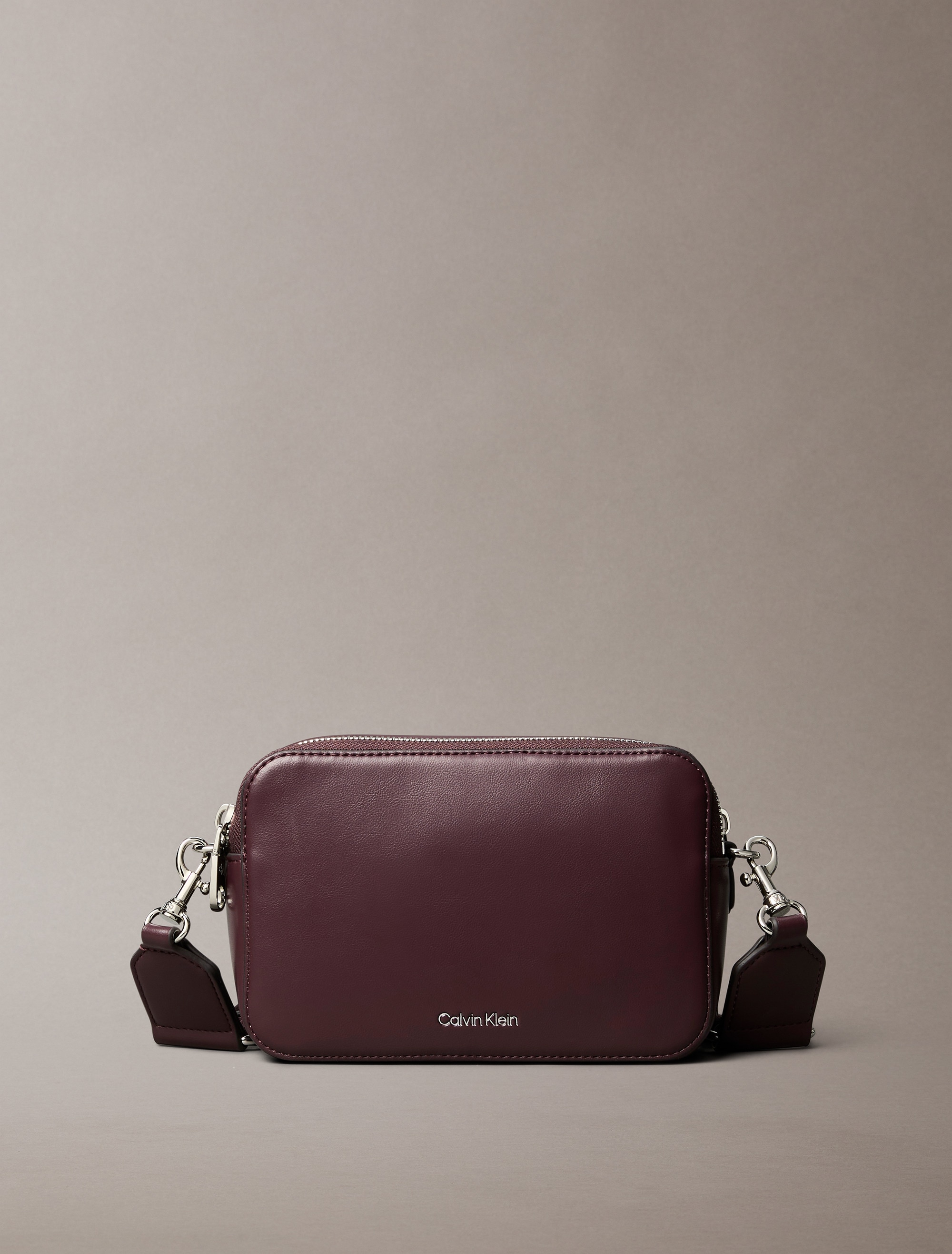 Calvin Klein Mini Bag "WEBBING DOUBLE STRAP CAMERA BAG" kleine Schultertasc günstig online kaufen