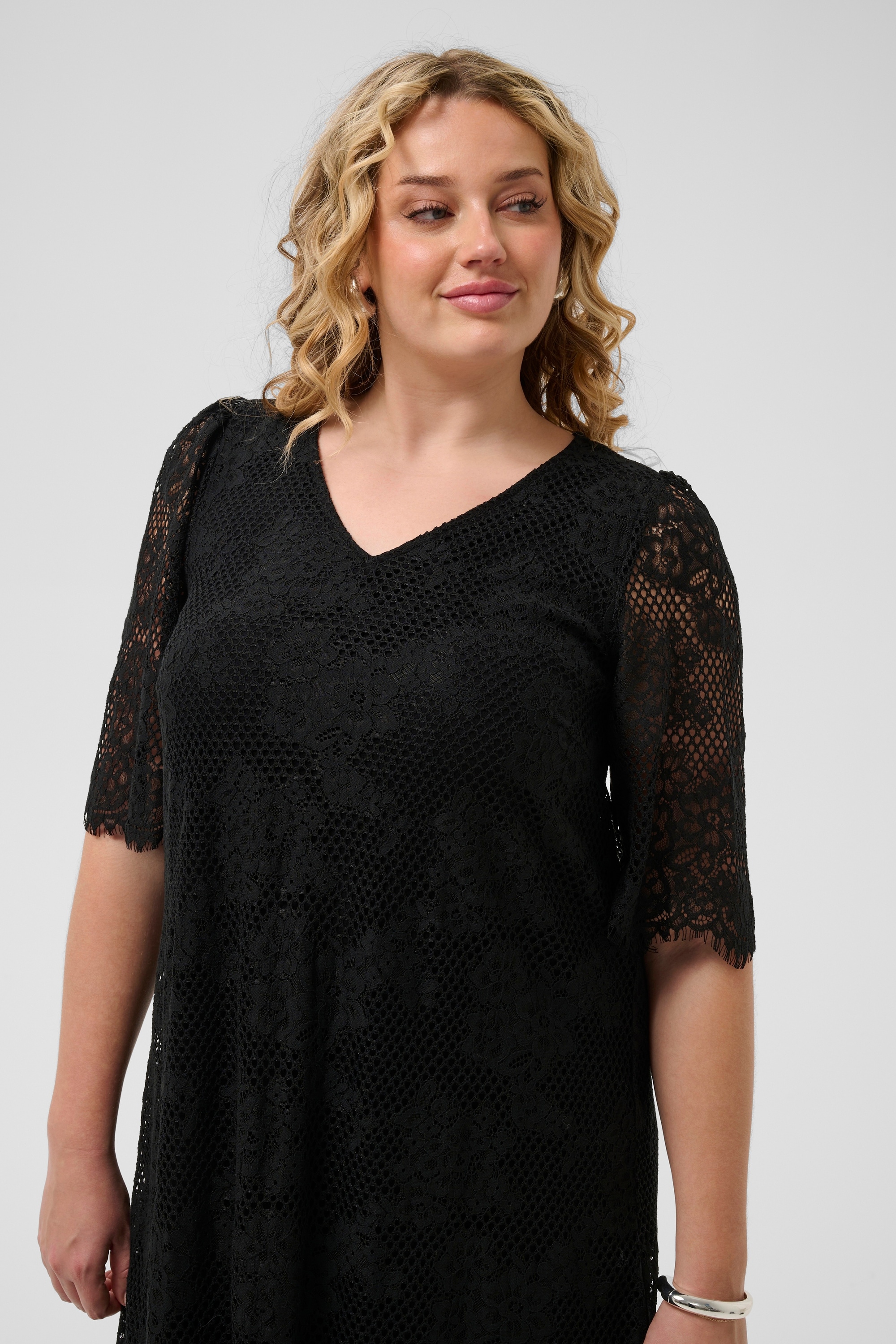 KAFFE Curve Midikleid »KAFFE Curve Kleid KCcarley«