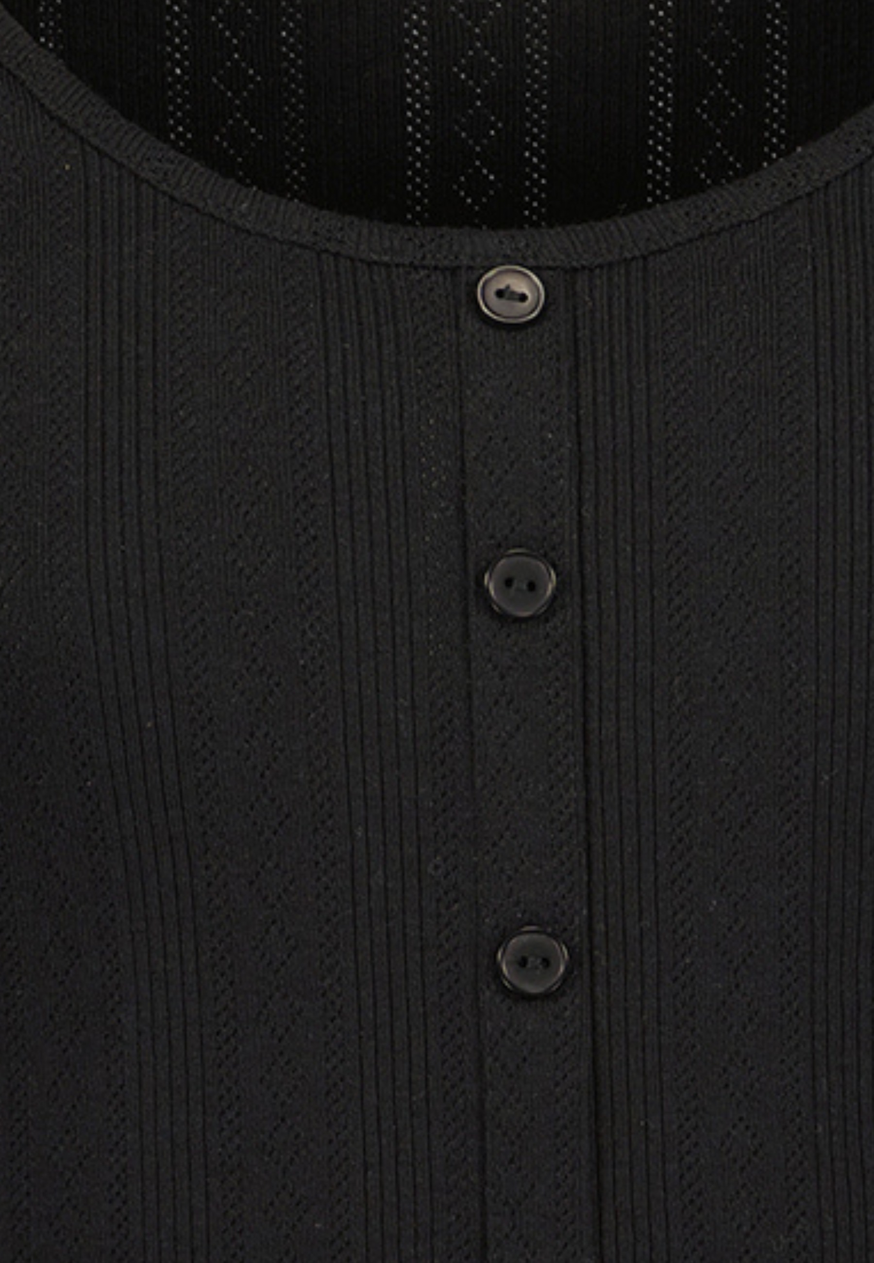 Thumbnail - Blue Seven Langarmshirt im leichten Sommer-Jacquard und mit Deko-Knopfleiste