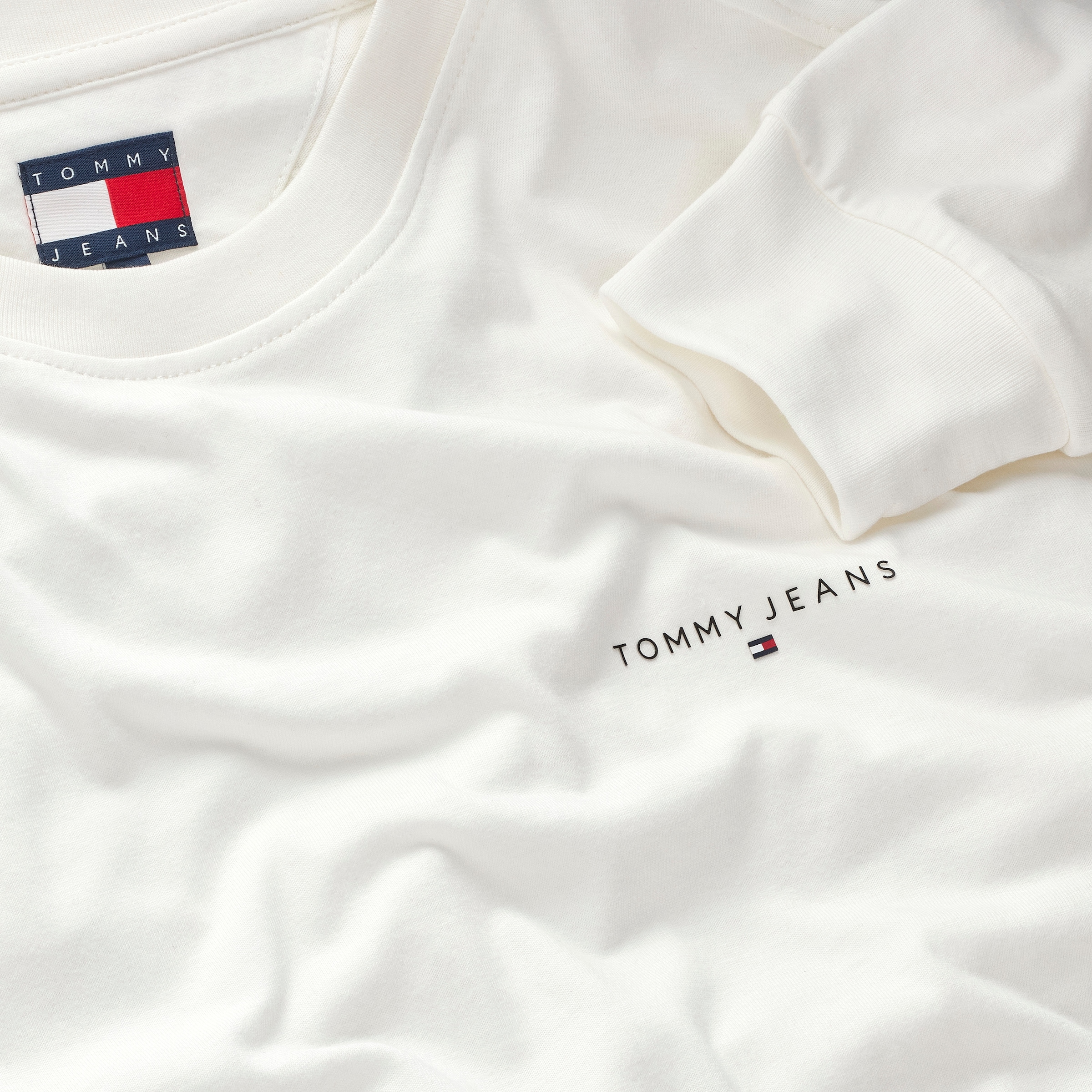 Tommy Jeans Langarmshirt »TJM SLIM CHEST LINEAR LS TEE EXT«, Mit Rundhalsausschnitt