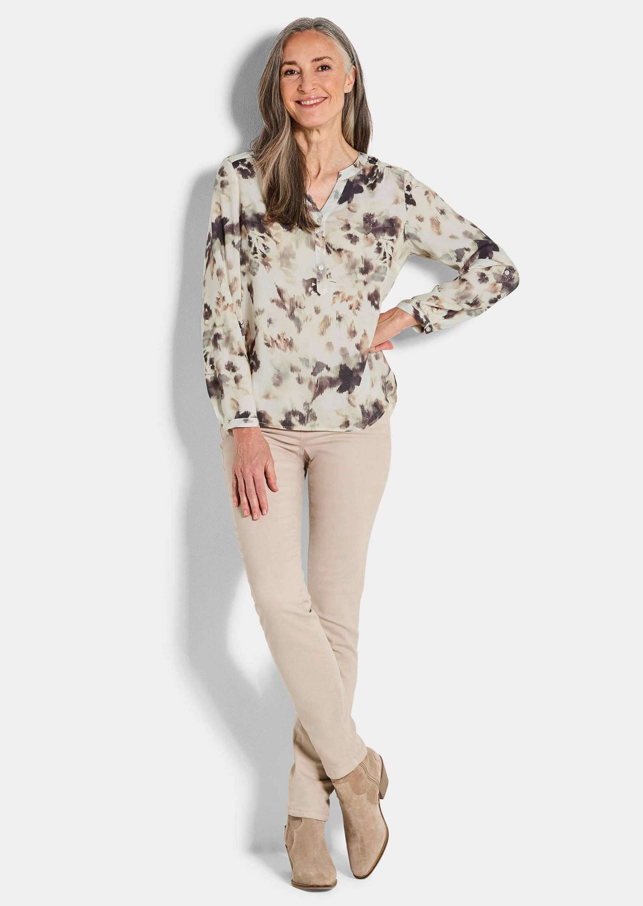GOLDNER Schlupfbluse »Kurzgröße Florale Druckbluse mit V-Ausschnitt« Knopfleiste