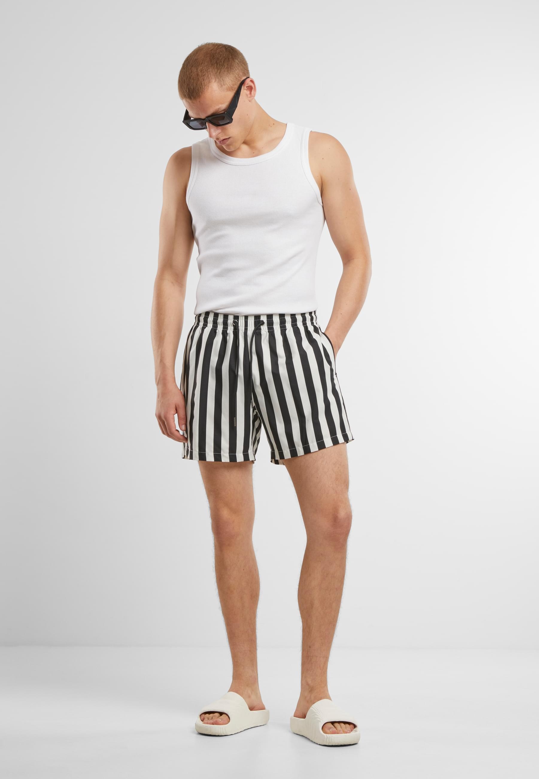 URBAN CLASSICS Badeshorts »Urban Classics Striped Seersucker Swim Shorts«
