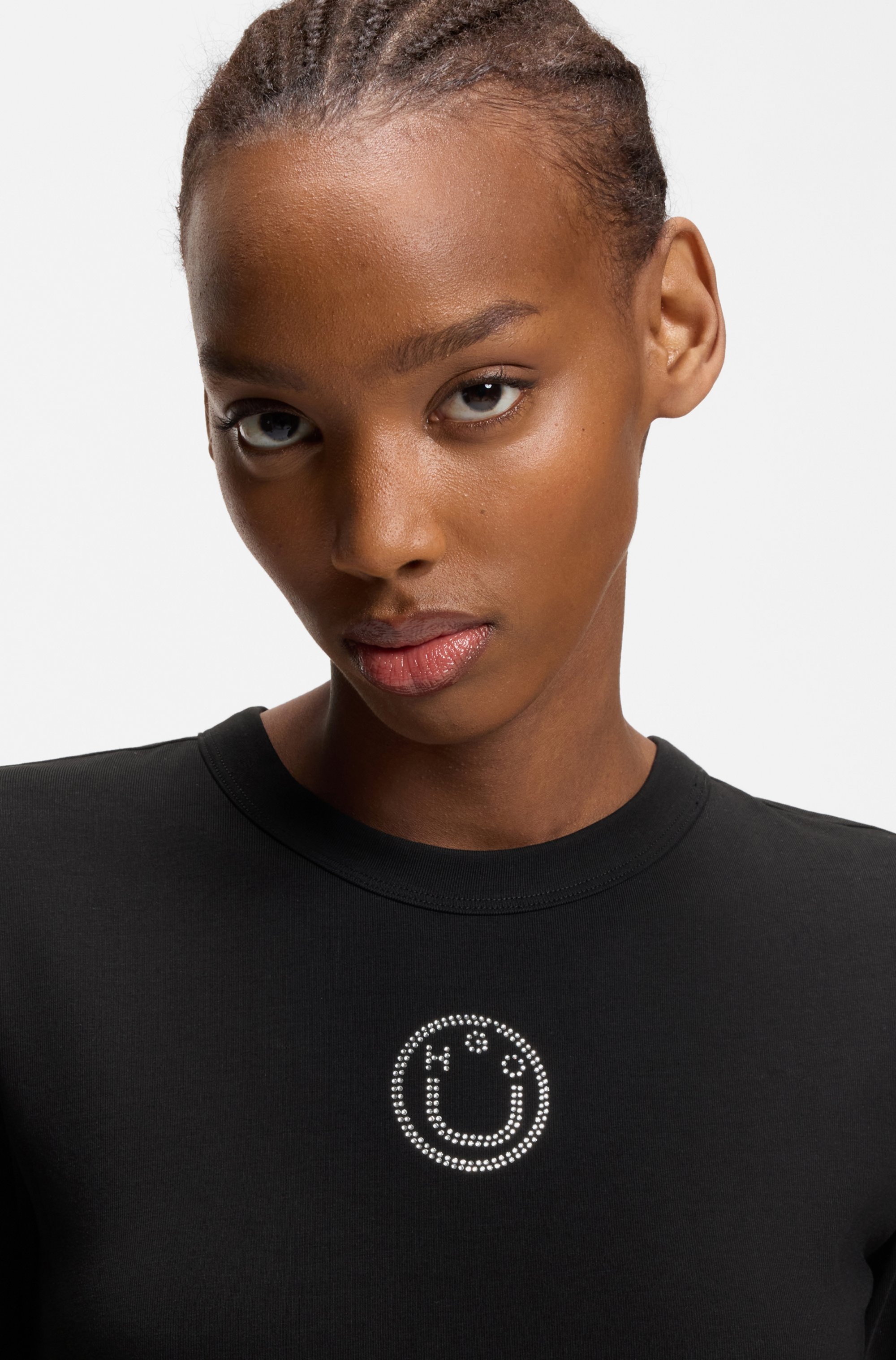 HUGO Blue Langarmshirt "Daliriee" cropped, Rundhals, mit Strassbesatz günstig online kaufen