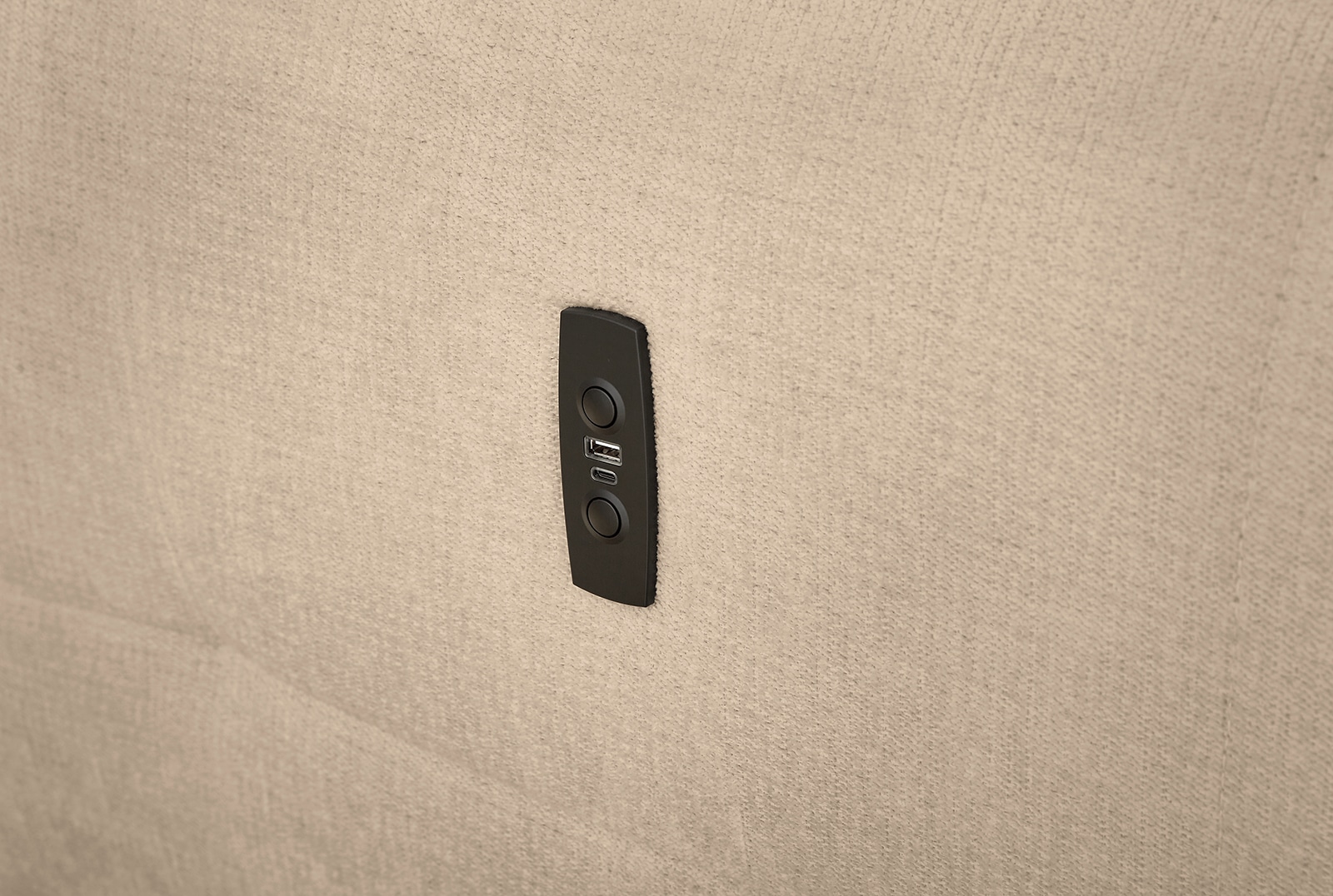 Jockenhöfer Gruppe Ecksofa »Zoom, 60cm elektromotorische Sitztiefenverstellung«, 140kg Belastbarkeit, USB-Ladeports, Ottomane links/ rechts montierbar