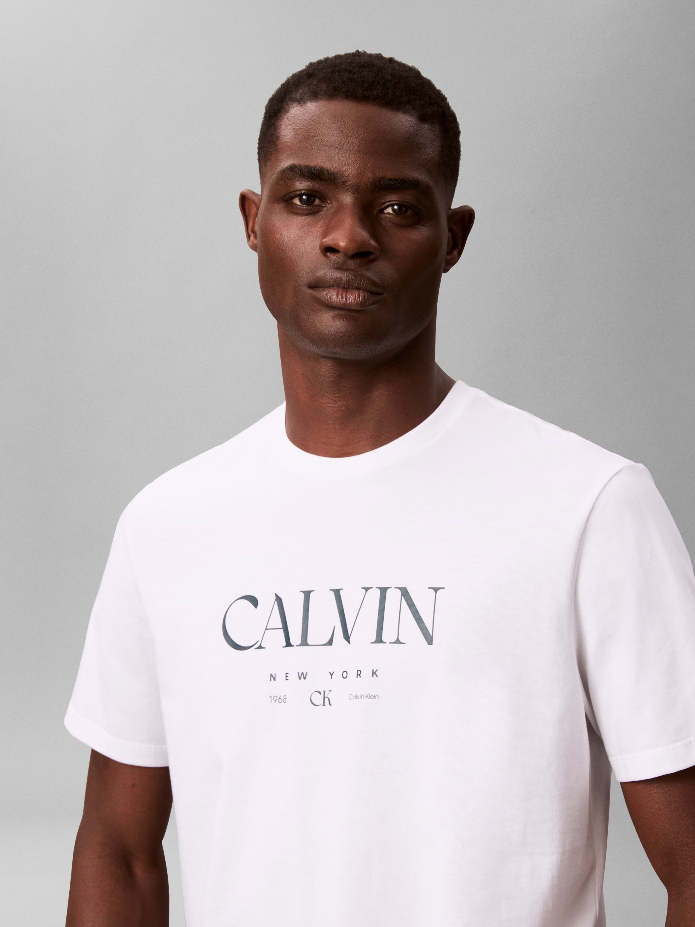 Thumbnail - Calvin Klein T-Shirt Regular fit, mit Rundhalsausschnitt