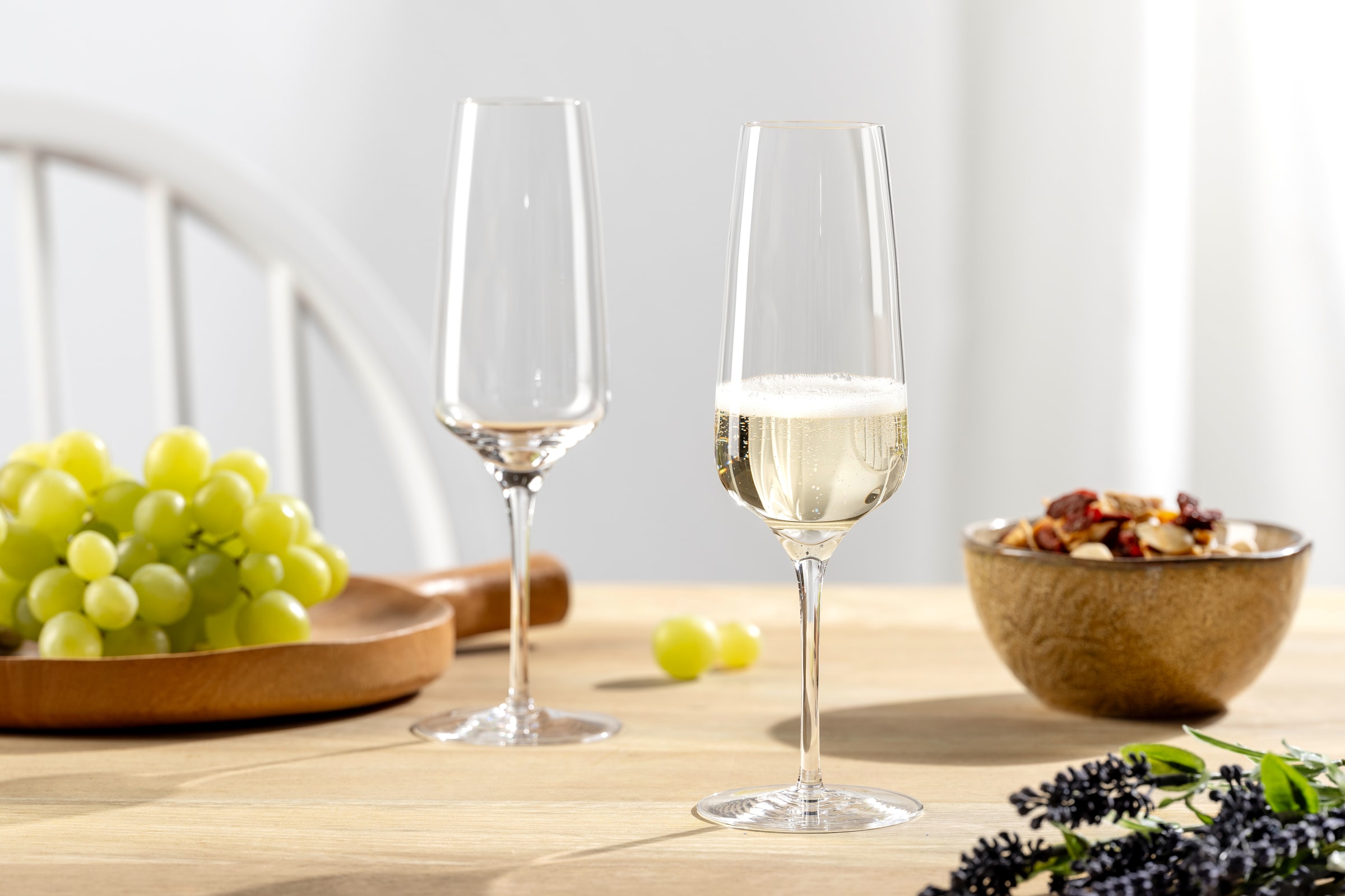 LEONARDO Gläser-Set »Kelchglas-Set CESTI, 12-teilig«, (Set, 12 tlg., 4 Kelchgläser 280 ml, 4 Kelchgläser 360 ml, 4 Sektgläser 240 ml), spülmaschinengeeignet