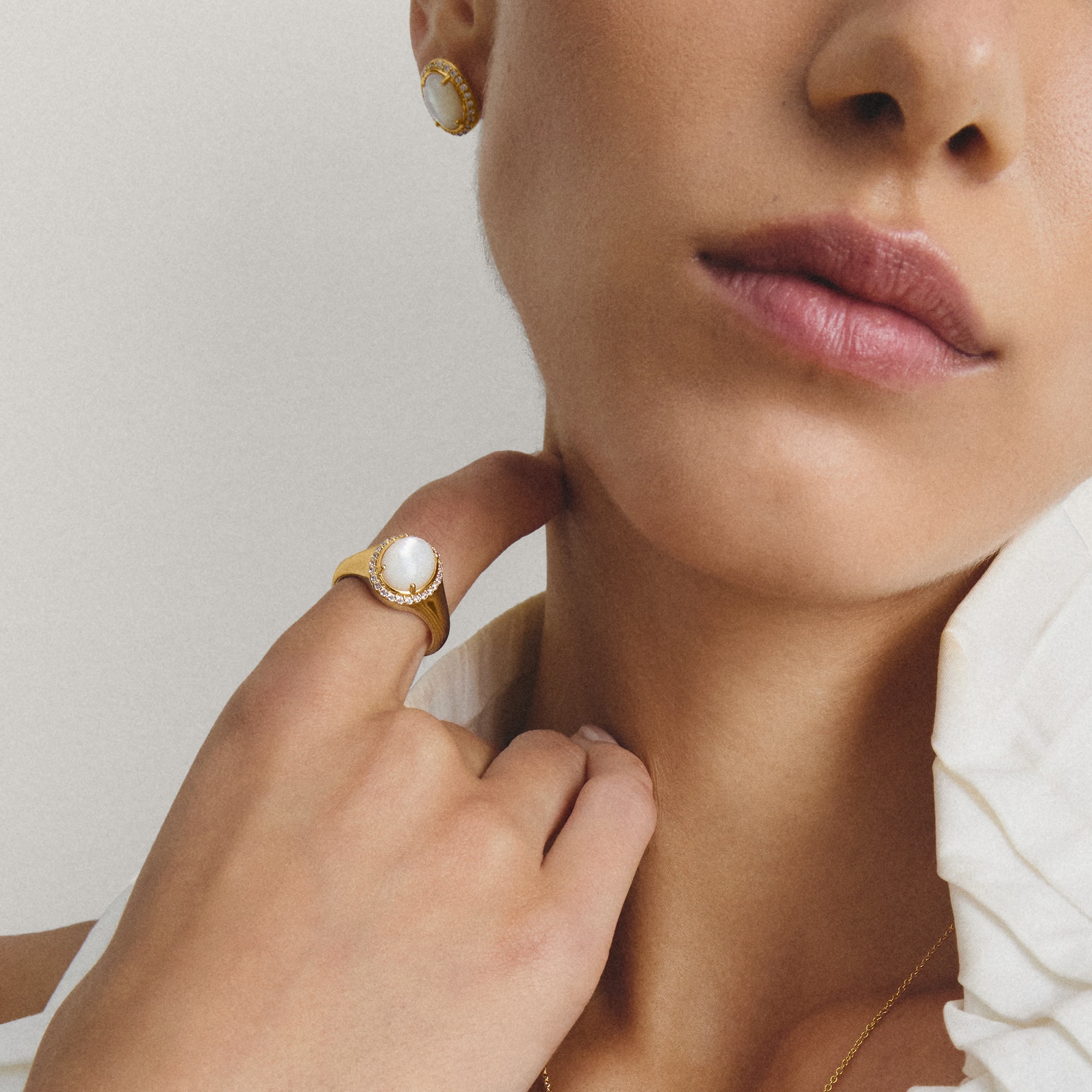 THOMAS SABO Fingerring »Fluid Elegance Cocktailring« mit Zirkonia (synth.) - mit Perlmutt
