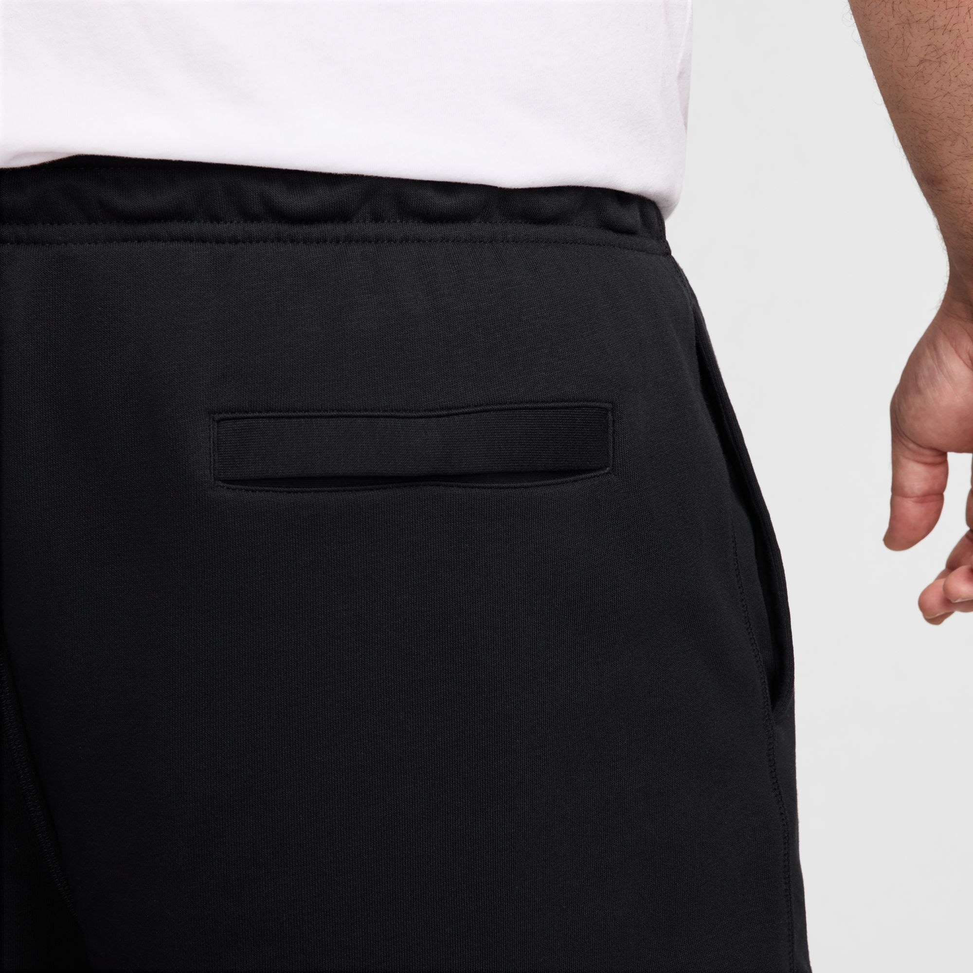 Nike Sportswear Shorts »Nike Club Men's French Terry Flow Shorts«  sportliche Passform, für vielseitige Aktivitäten, mit Logostickerei
