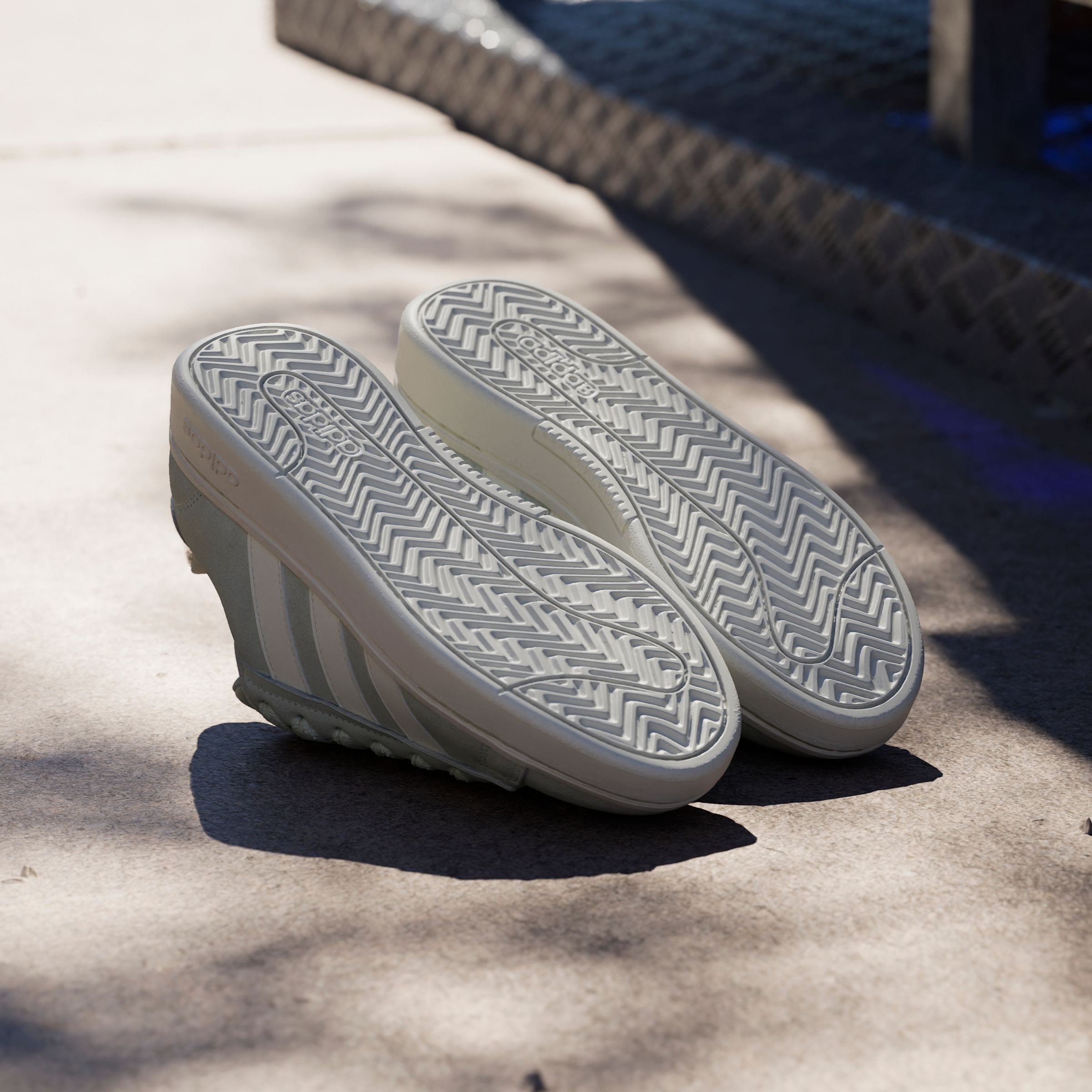 adidas Sportswear Sneaker »GRAND COURT ALPHA 00S«, Design inspiriert vom adidas Campus 00