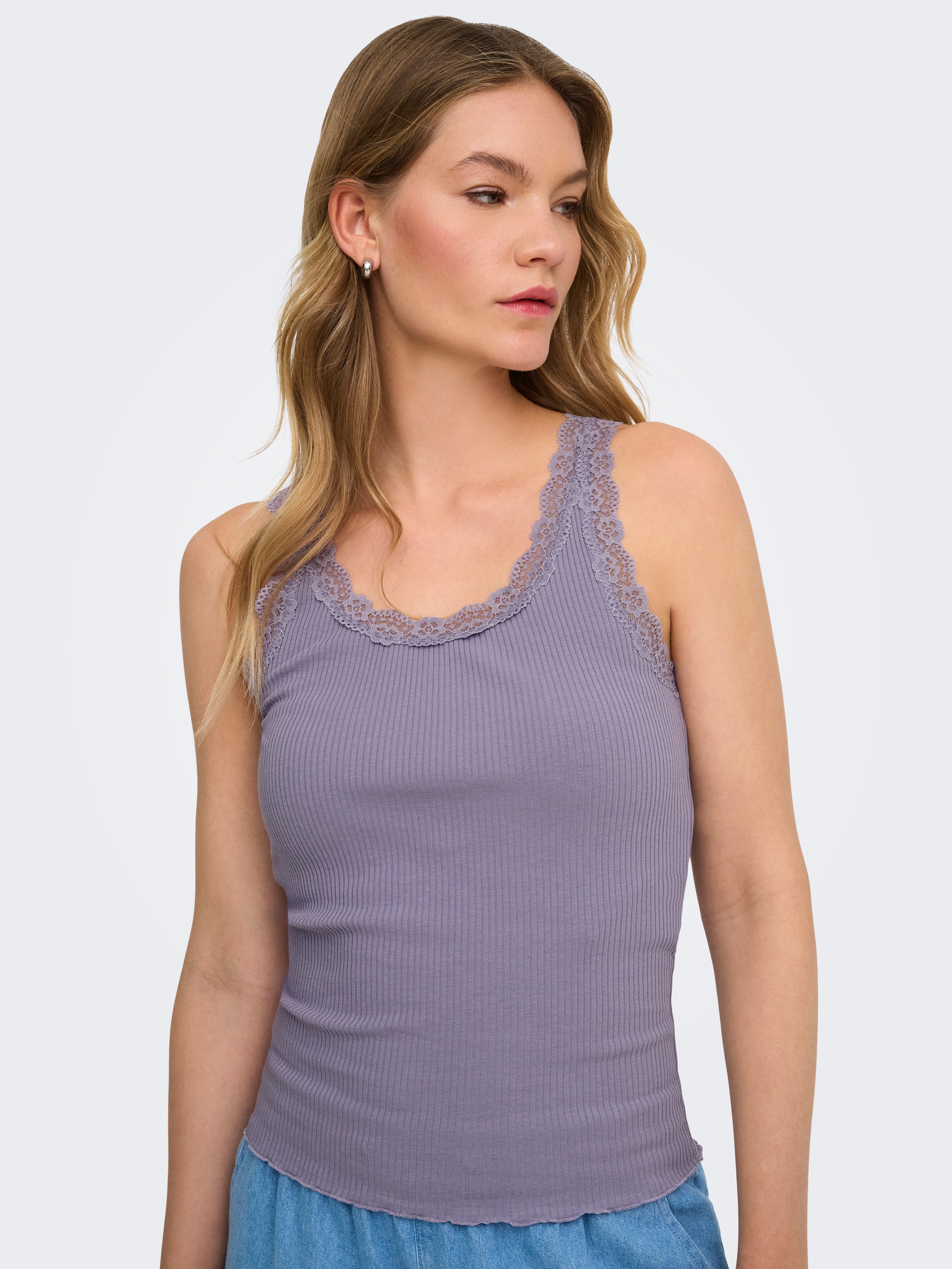 ONLY "ONLSARA – Tanktop mit Spitzendetail am Ausschnitt" Baumwollmischung, regular fit