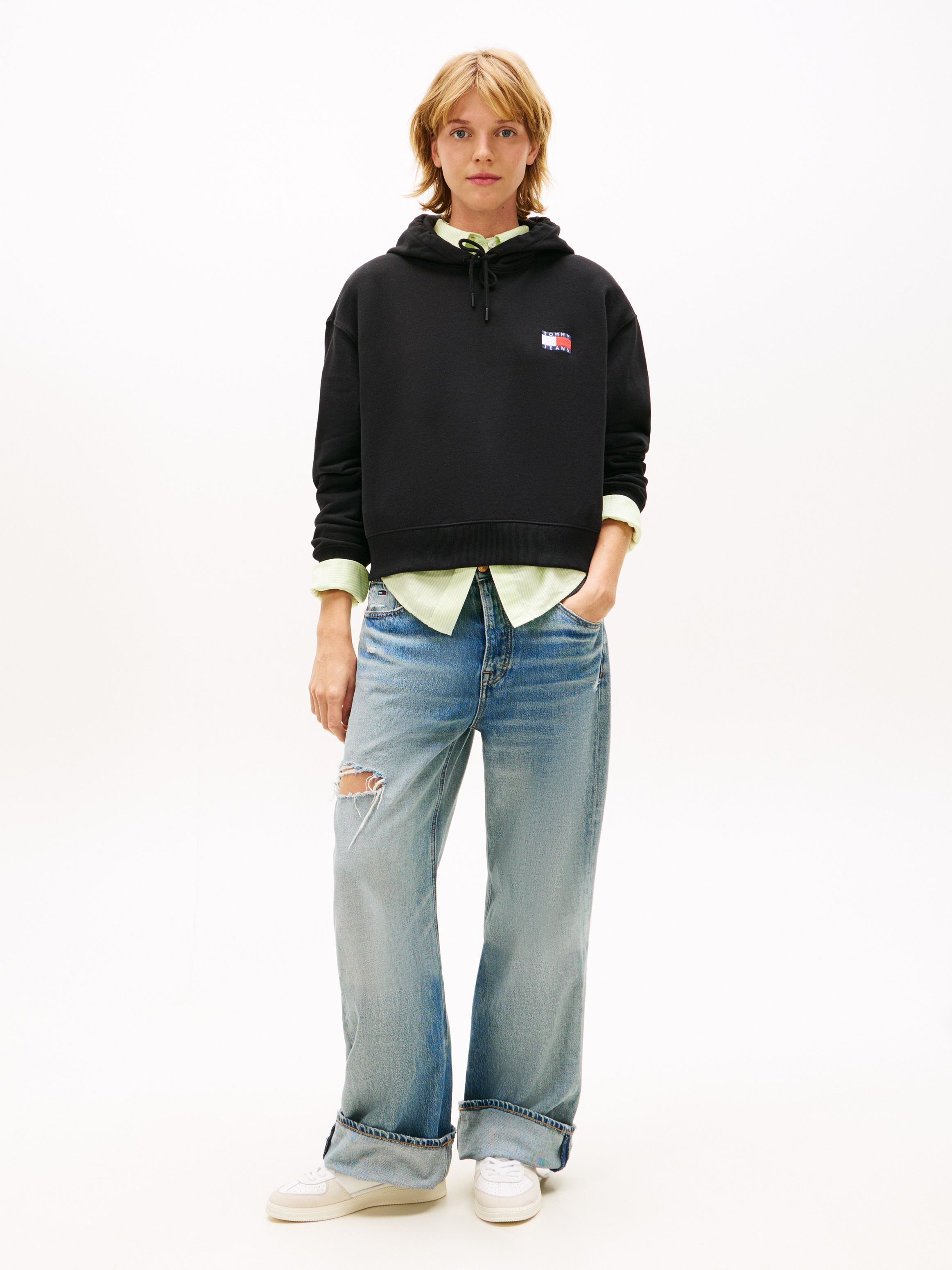 Tommy Jeans Kapuzensweatshirt »TJW RLX SH WAVY FLAG HOODIE«, im Relaxed Fit, Baumwoll-Qualität
