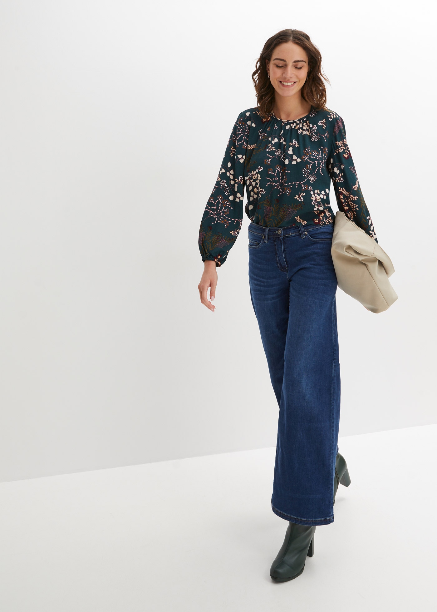 bonprix Langarmbluse »Bluse aus nachhaltiger Viskose« mit Allover-Print