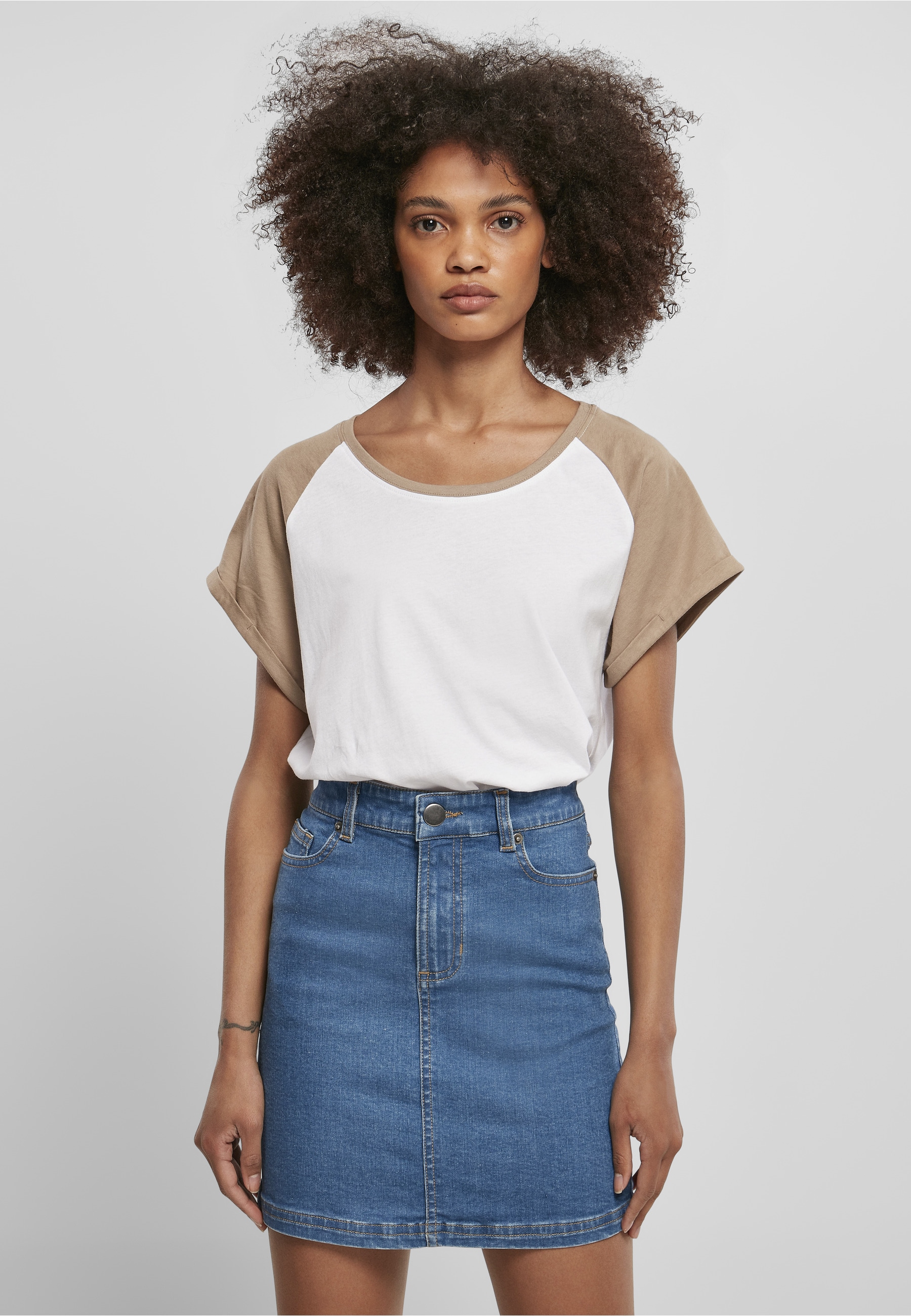 URBAN CLASSICS Kurzarmshirt »Urban Classics Damen Ladies Contrast Raglan Tee« 1
